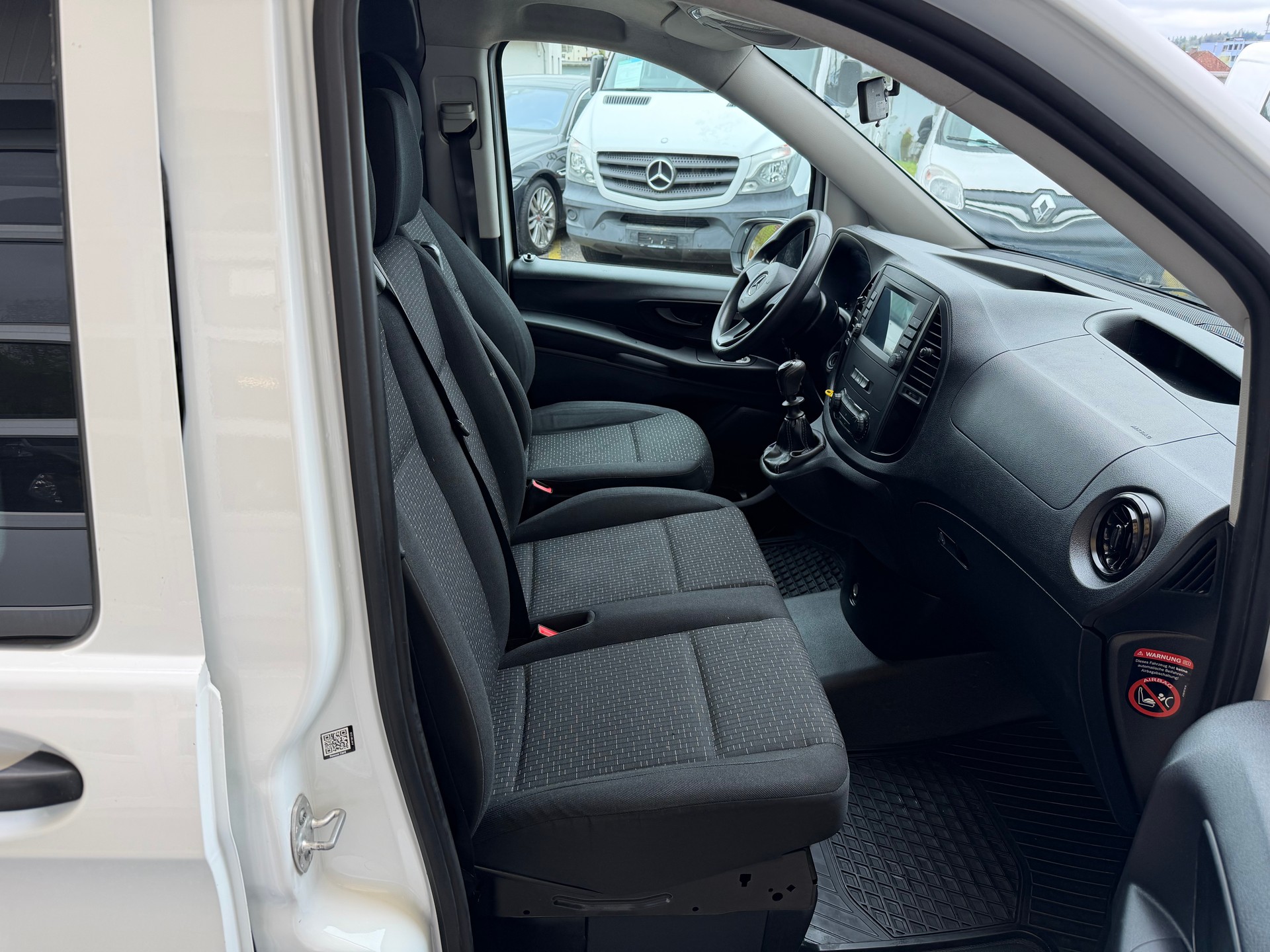 MERCEDES-BENZ Vito 110 CDI Worker Lang FWD-image-11