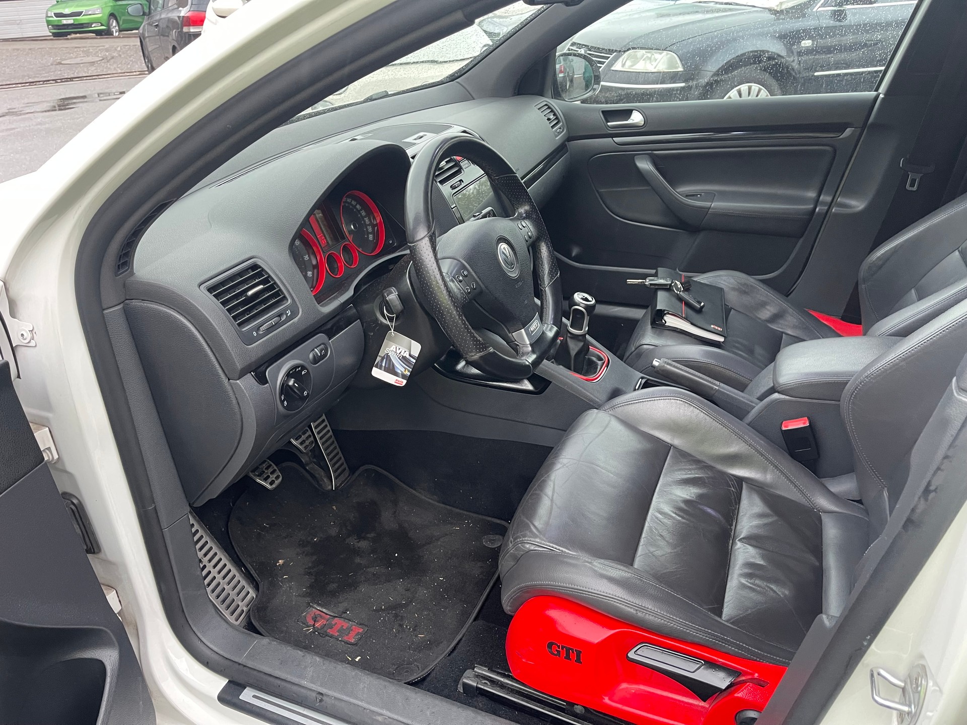 VW Golf 2.0 TFSI GTI-image-8