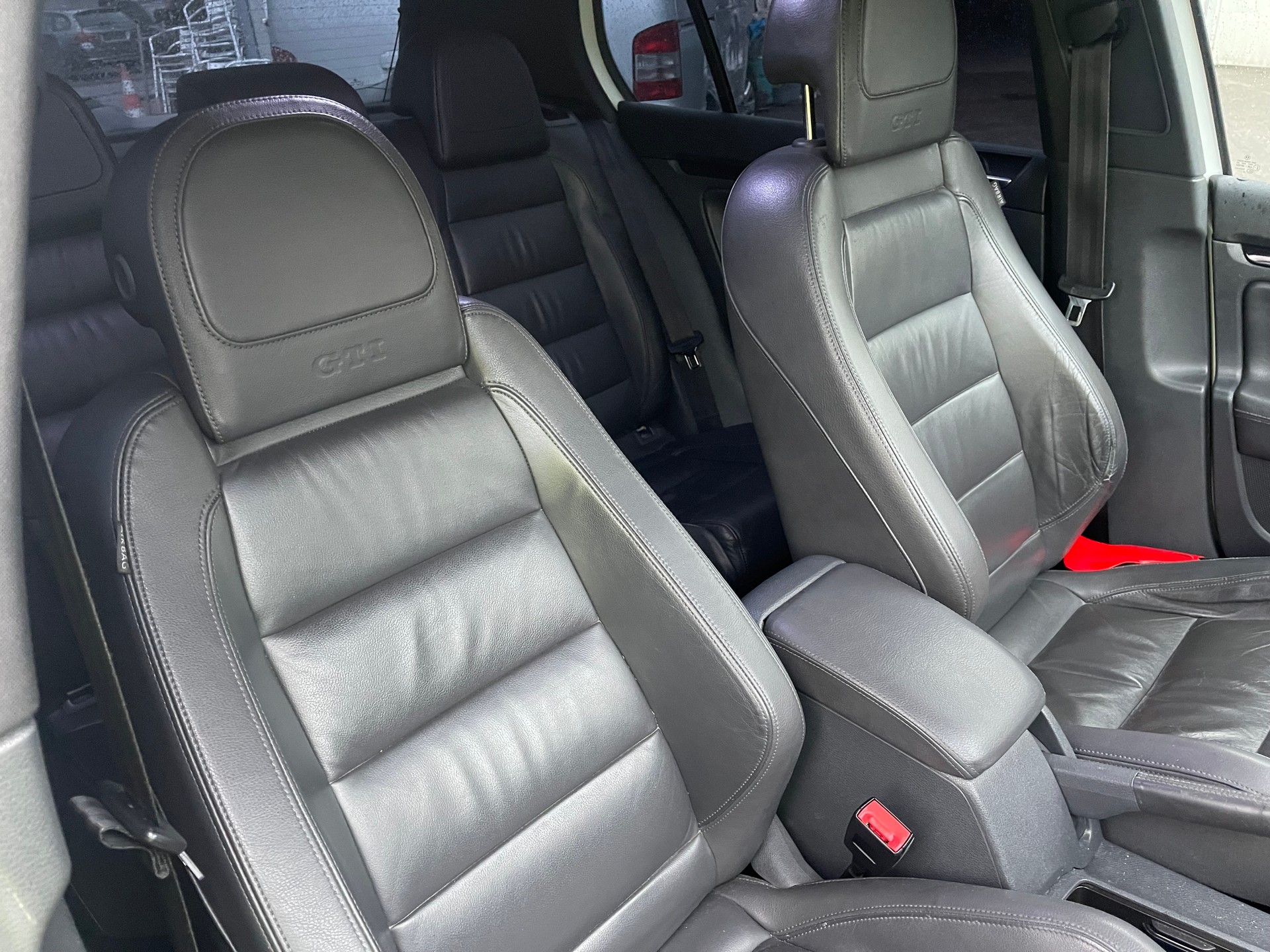 VW Golf 2.0 TFSI GTI-image-12