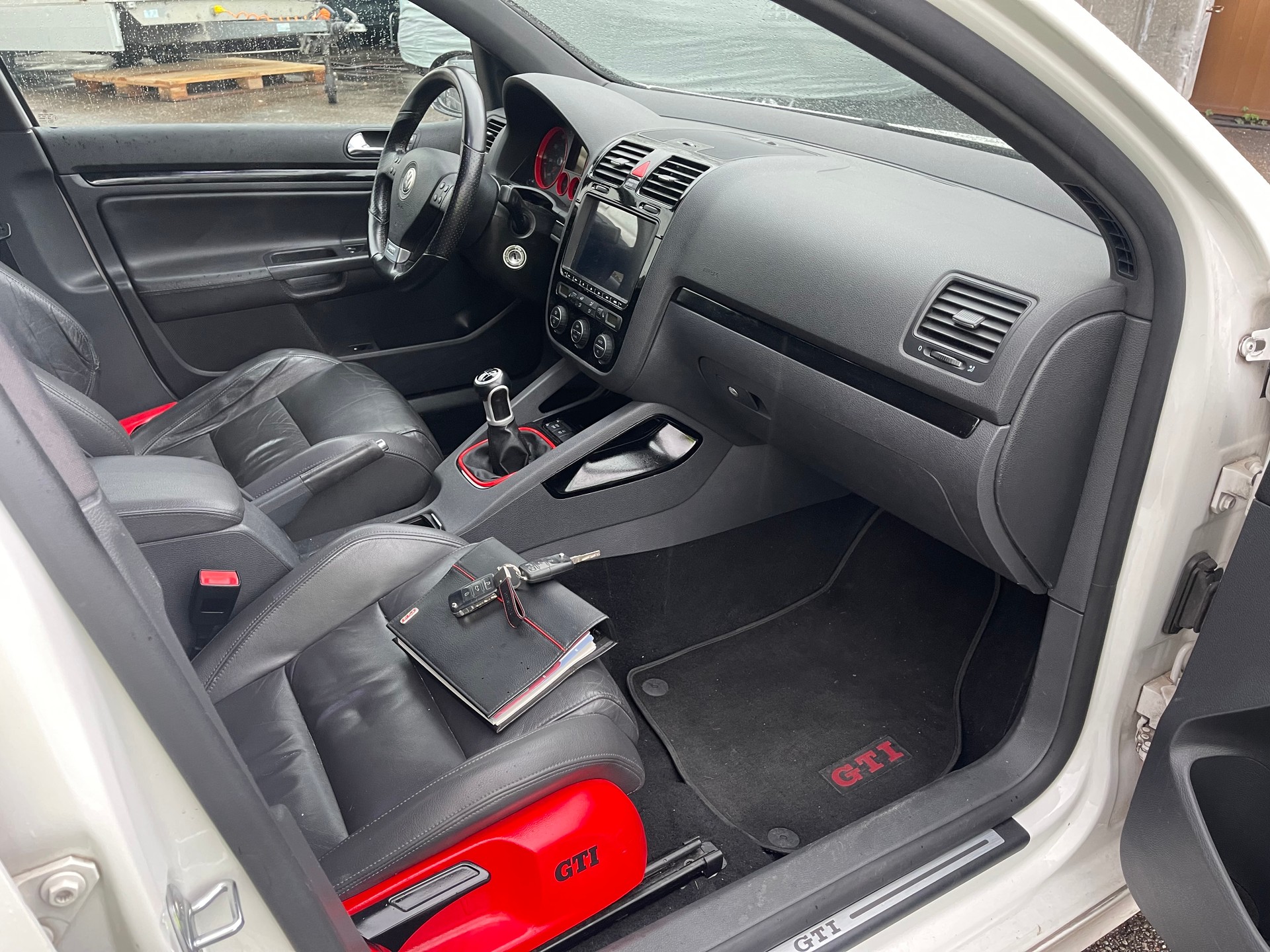 VW Golf 2.0 TFSI GTI-image-11