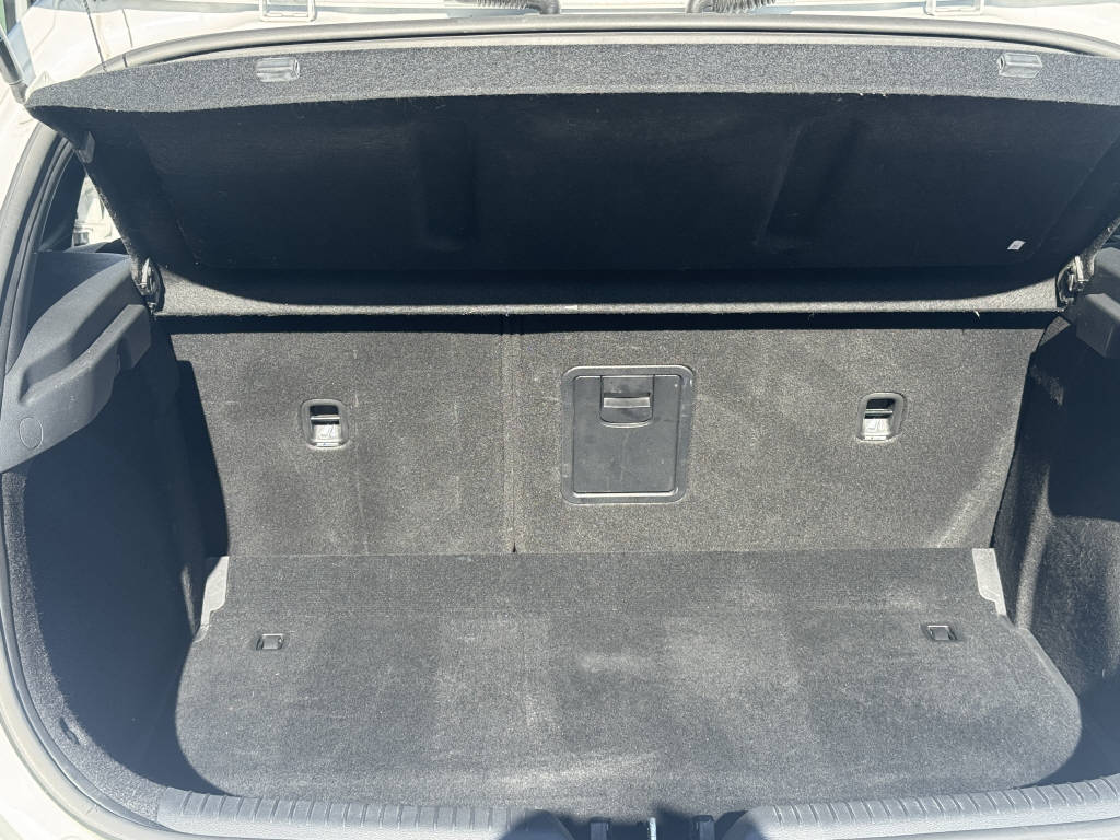 HYUNDAI i30 1.5 T-GDi Amplia-image-9