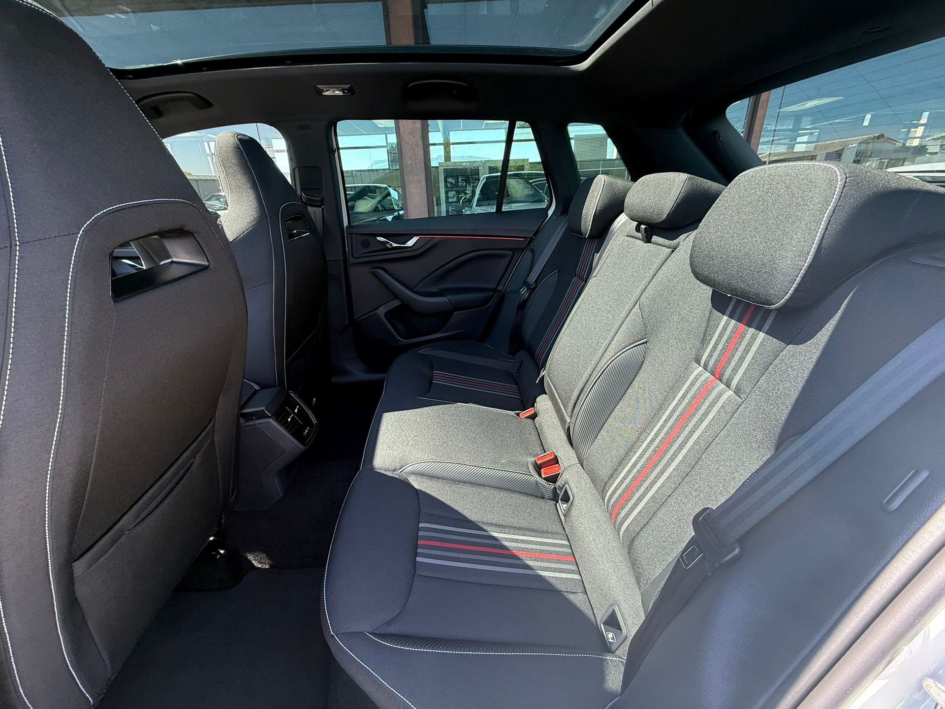 SKODA Kamiq 1.5 TSI Monte Carlo DSG-image-8