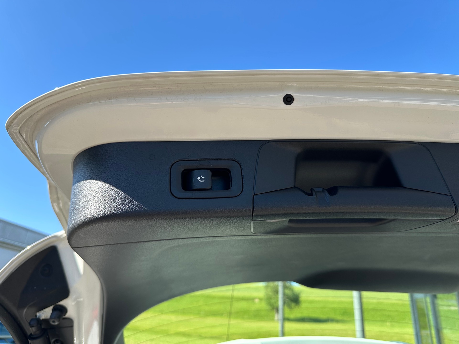 MERCEDES-BENZ B 220 4Matic Style 7G-DCT-image-17