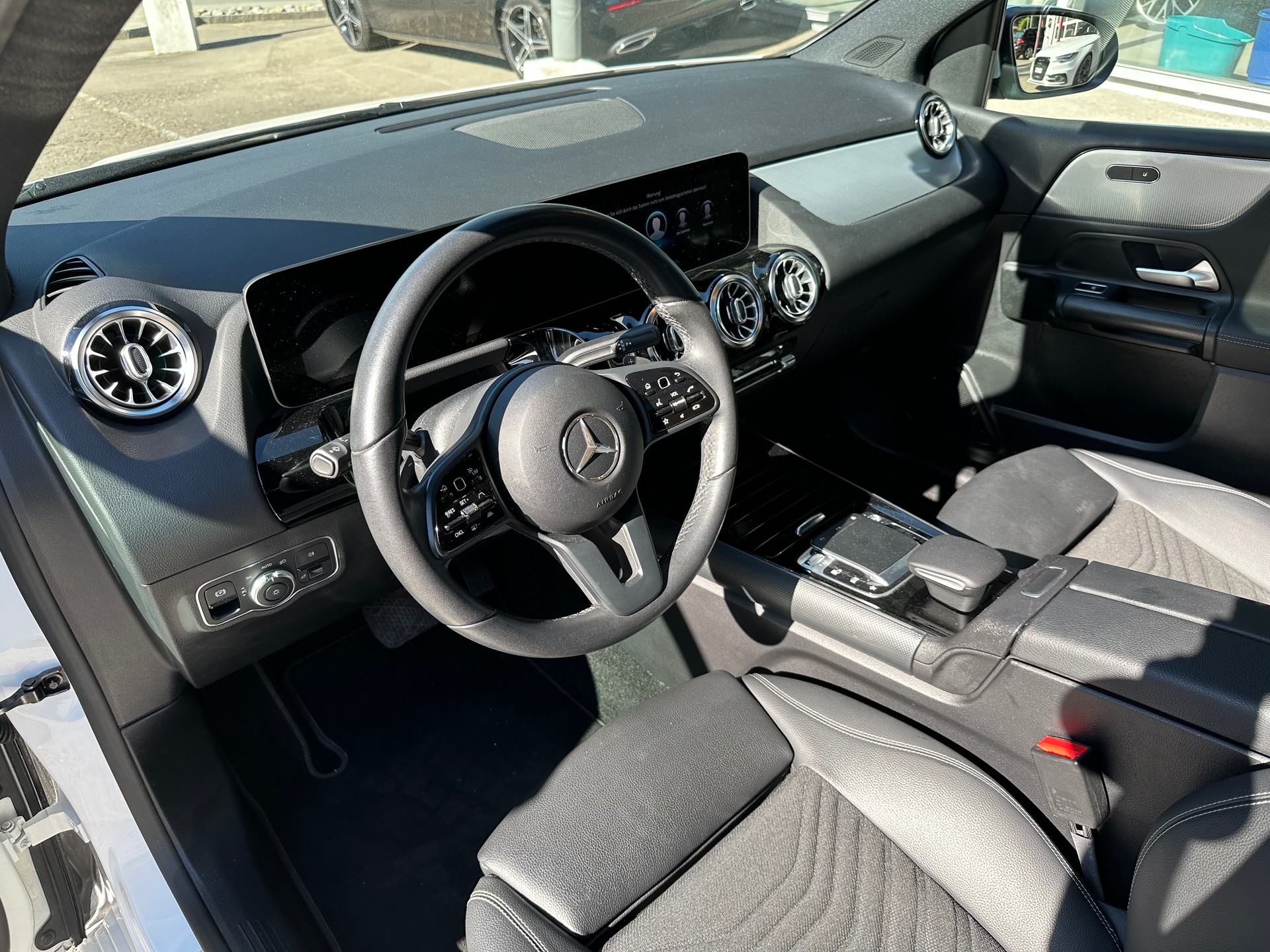 MERCEDES-BENZ B 220 4Matic Style 7G-DCT-image-9