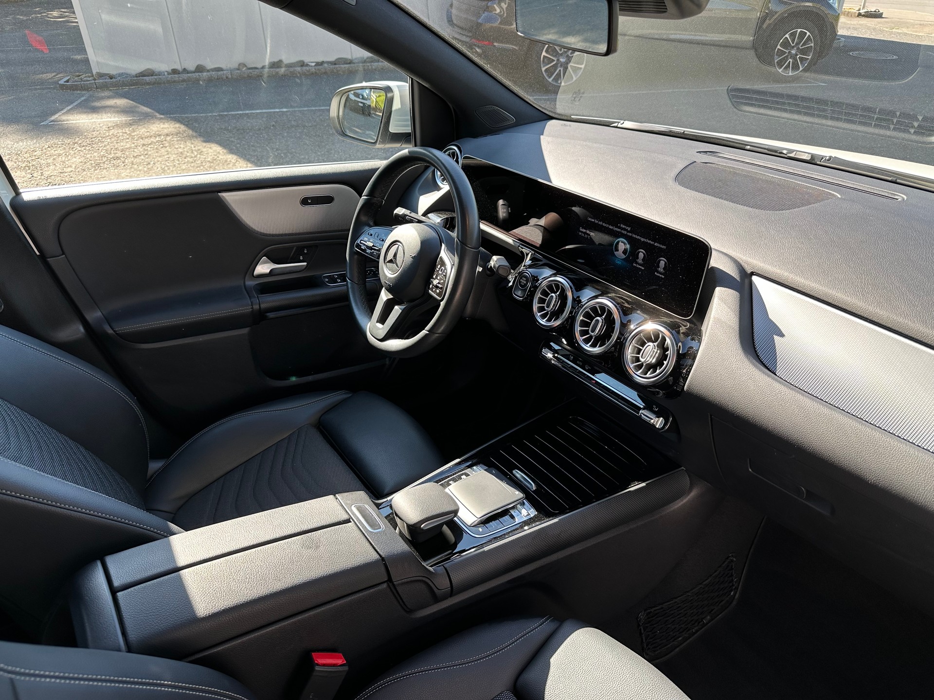 MERCEDES-BENZ B 220 4Matic Style 7G-DCT-image-10