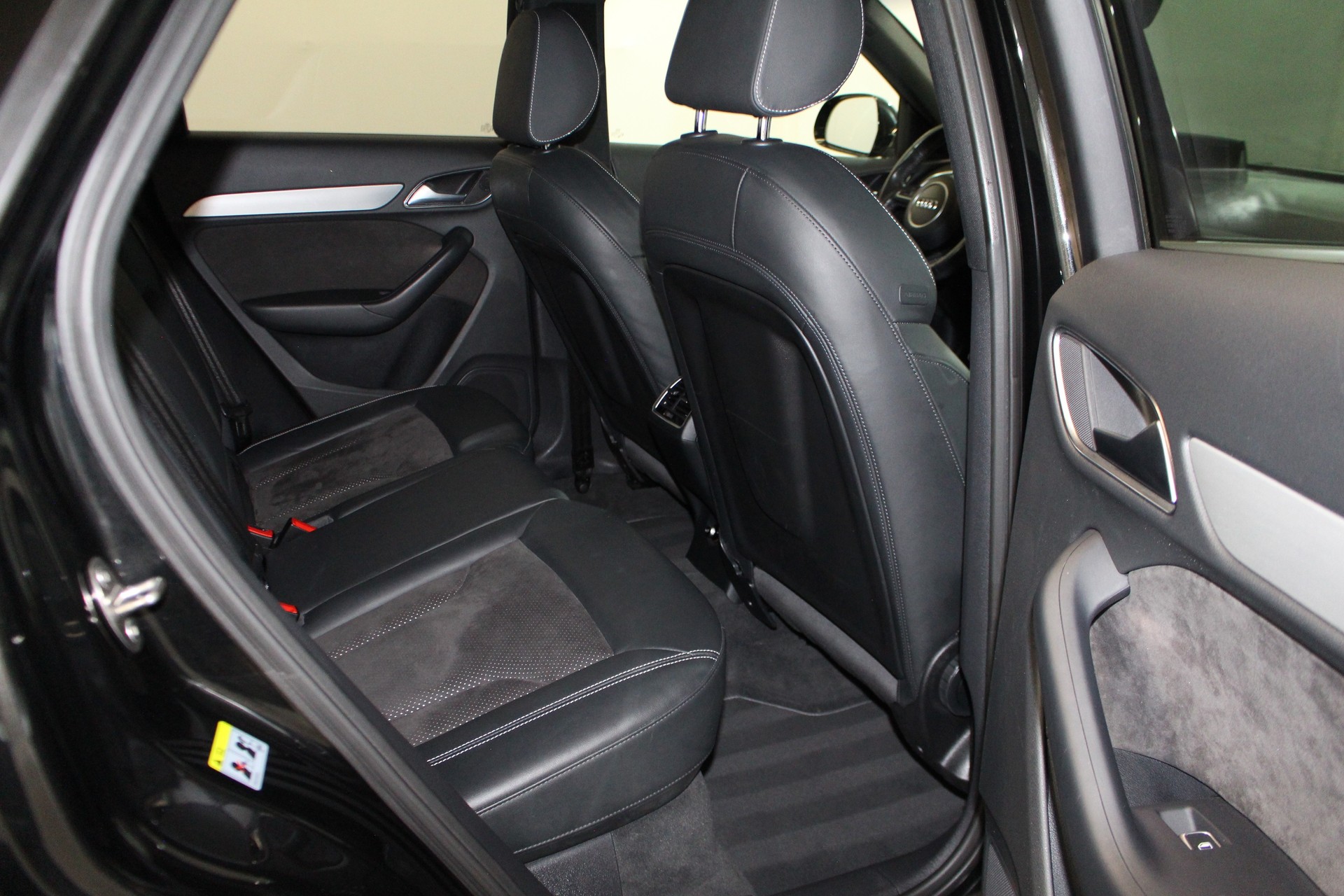 AUDI Q3 2.0 TDI 150 Sport qu. S-Tr.-image-9