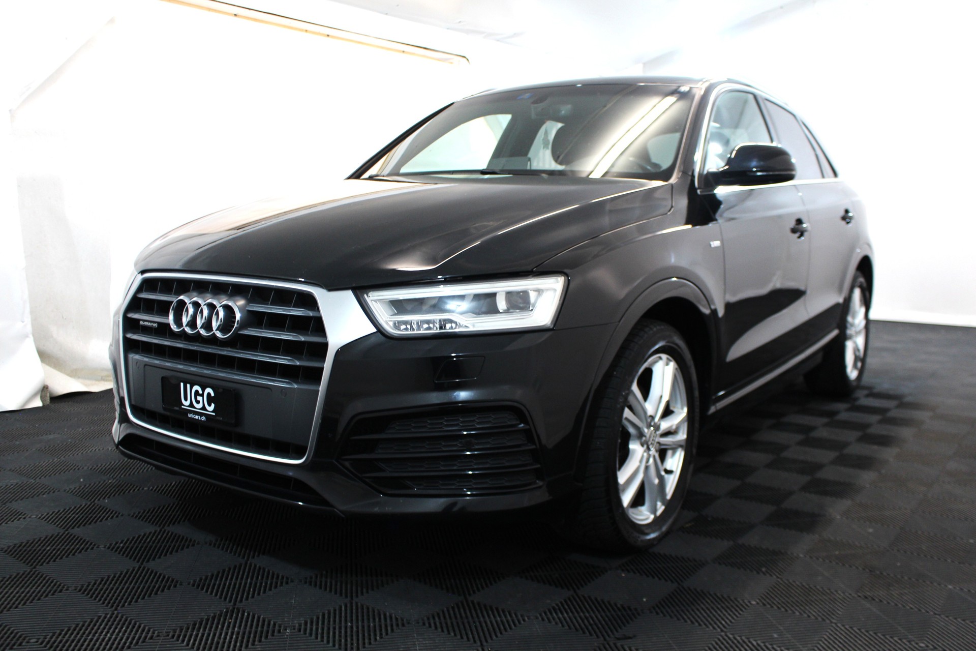 AUDI Q3 2.0 TDI 150 Sport qu. S-Tr.-showroom-element-2