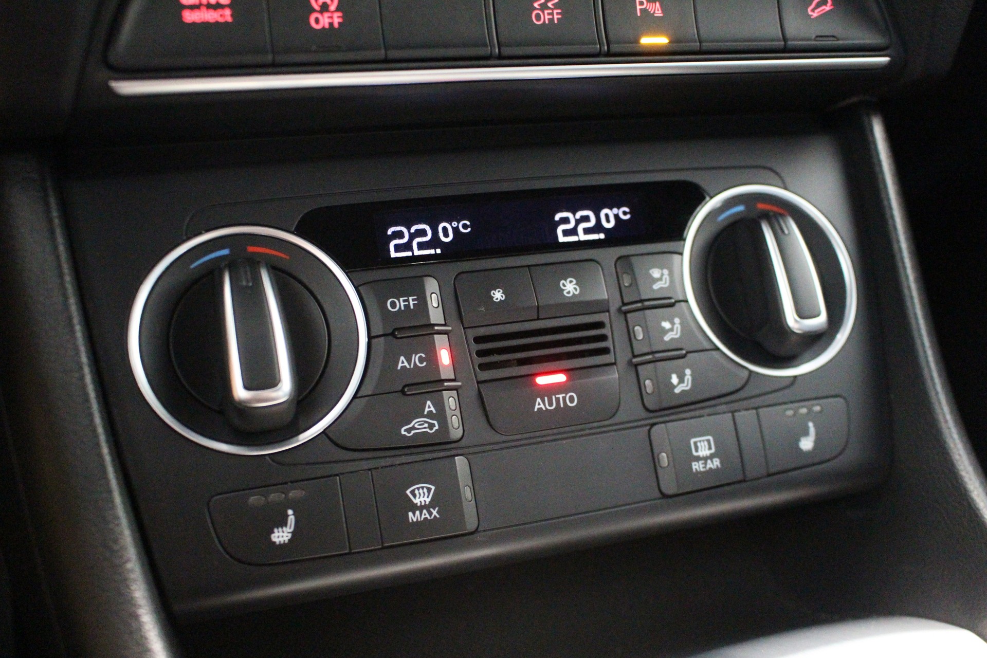 AUDI Q3 2.0 TDI 150 Sport qu. S-Tr.-image-19