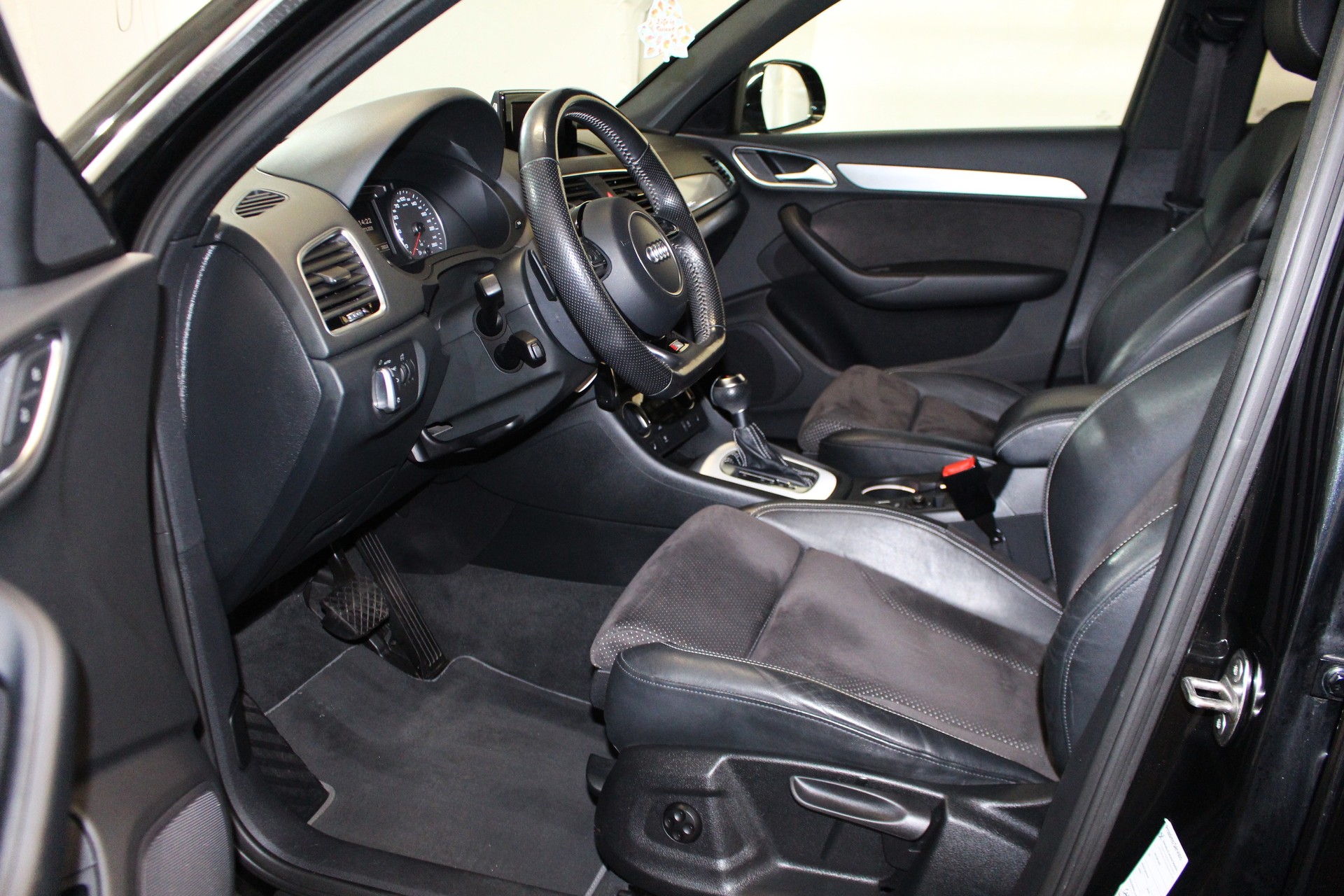 AUDI Q3 2.0 TDI 150 Sport qu. S-Tr.-image-6