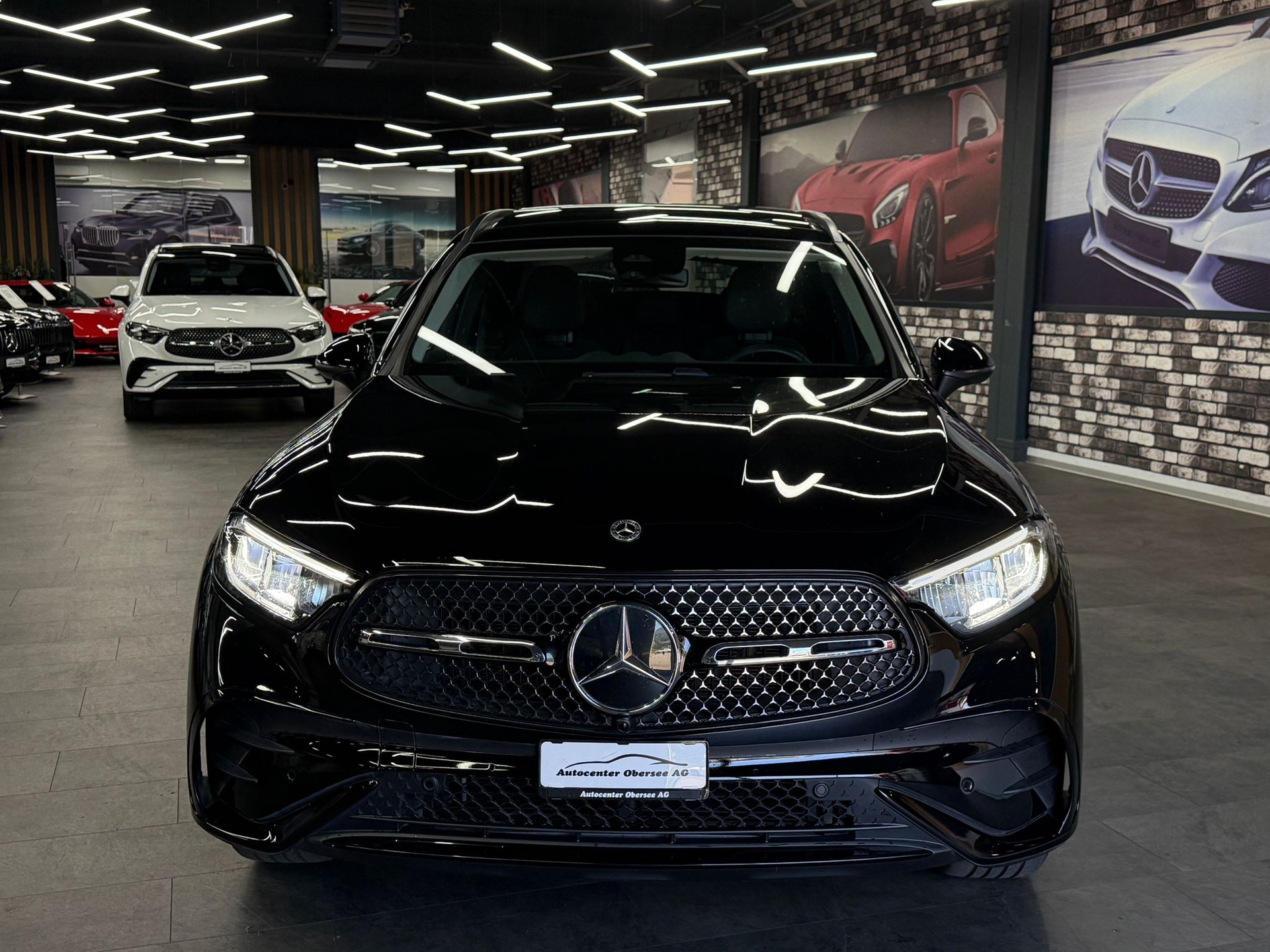 MERCEDES-BENZ GLC 200 4Matic AMG Line 9G-Tronic-showroom-element-1