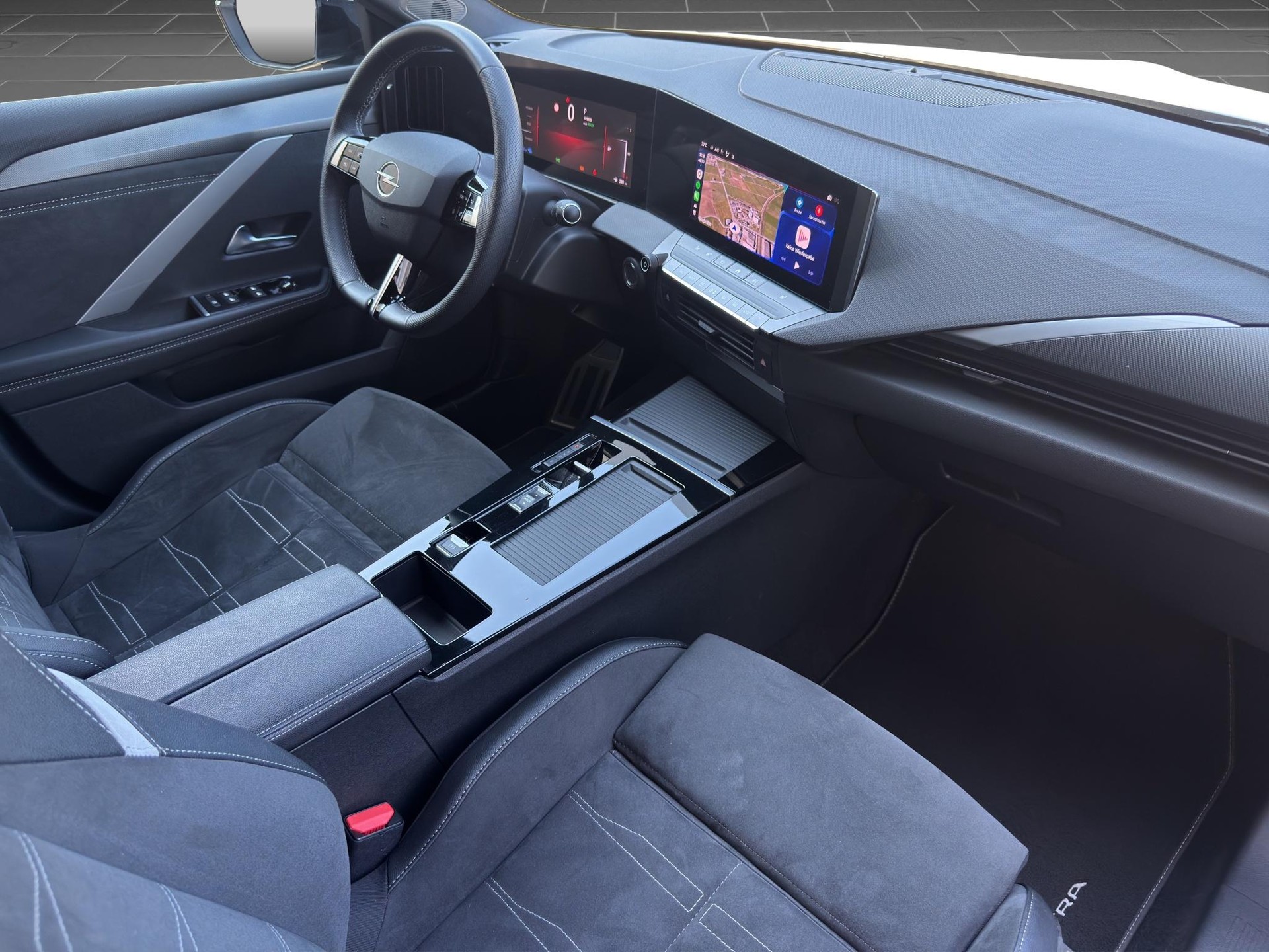 OPEL Astra 1.6 T PHEV 180 Swiss Plus-showroom-element-3