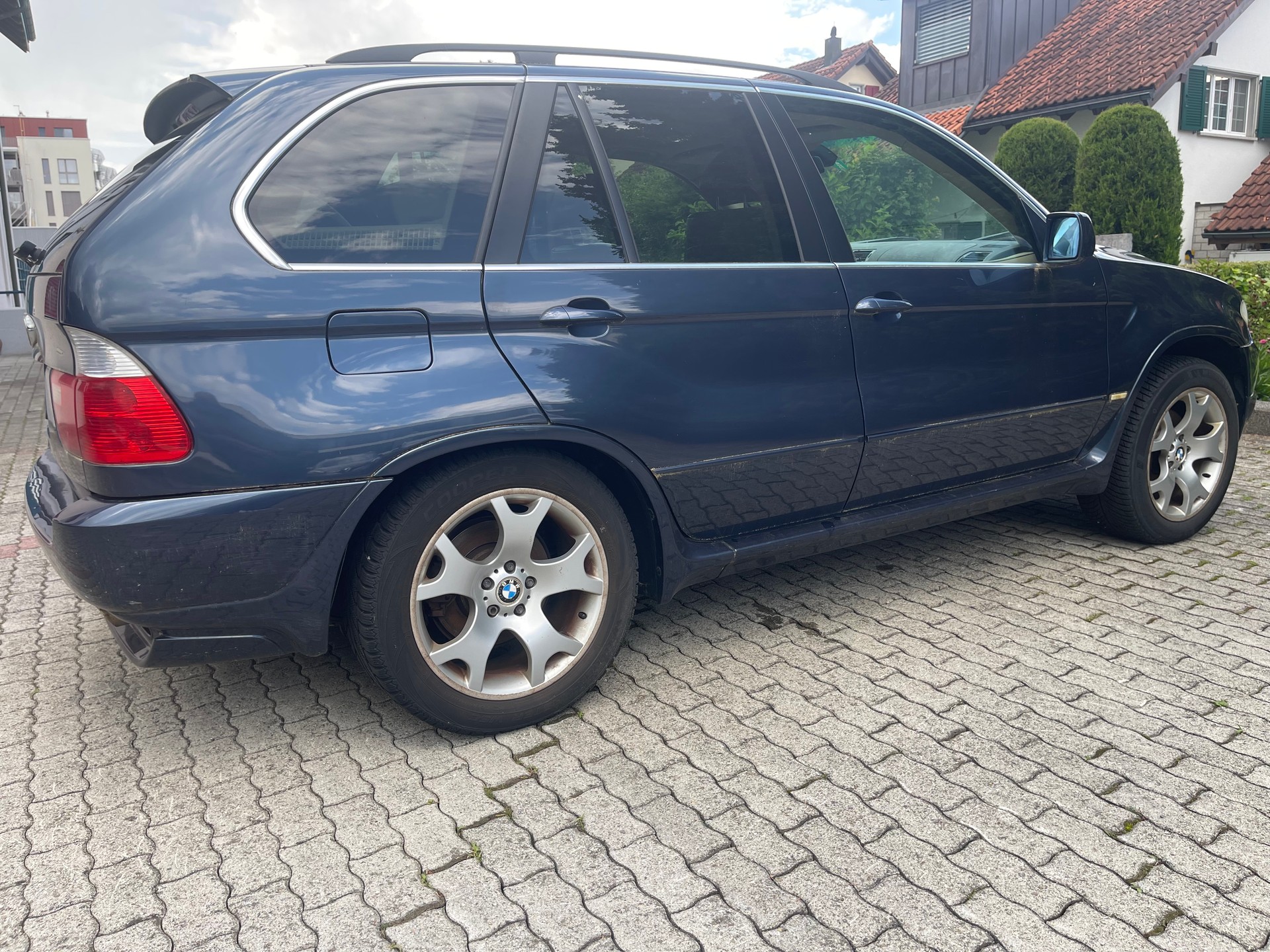 BMW X5 4.4i-image-5