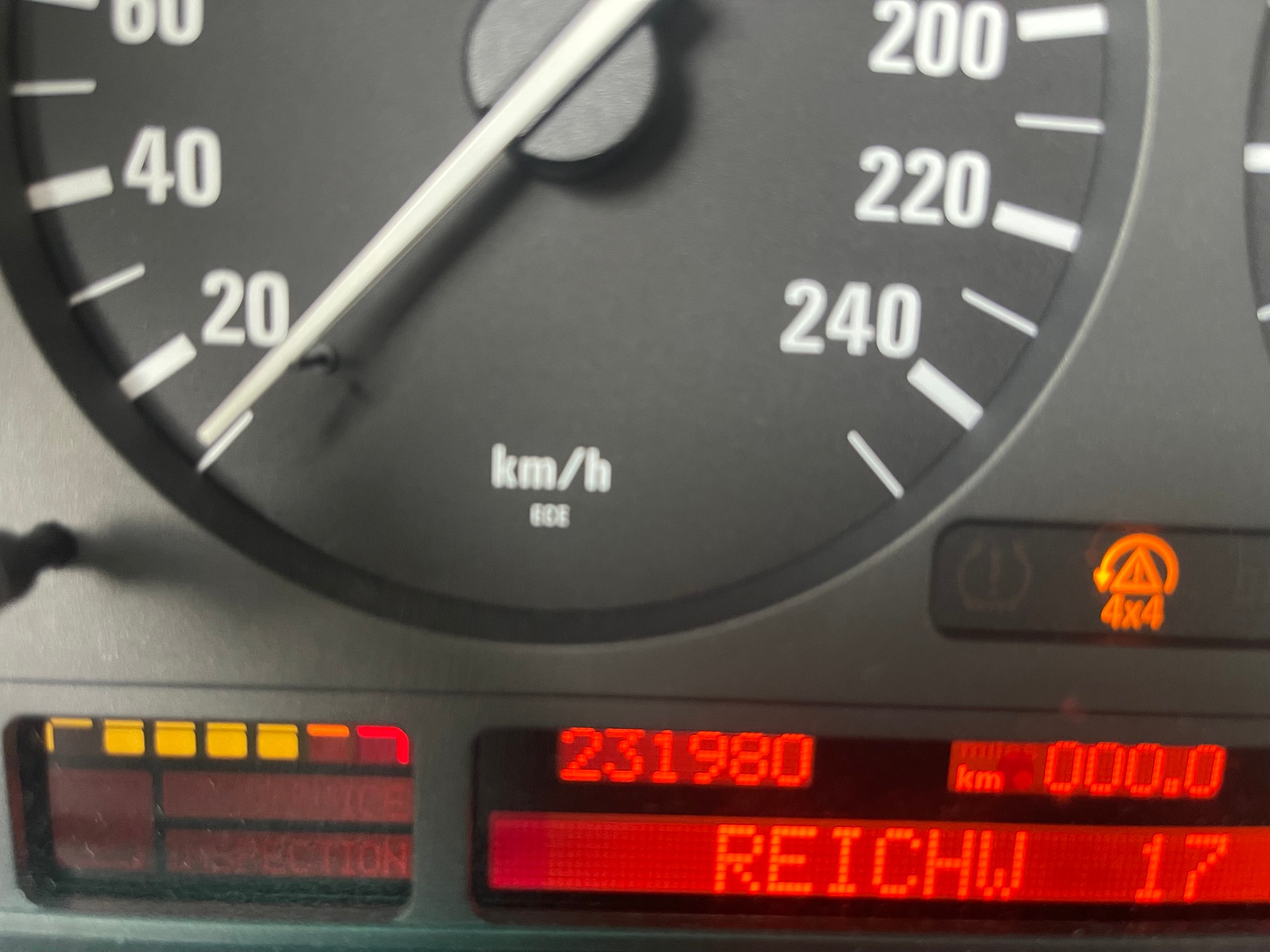 BMW X5 4.4i-image-12