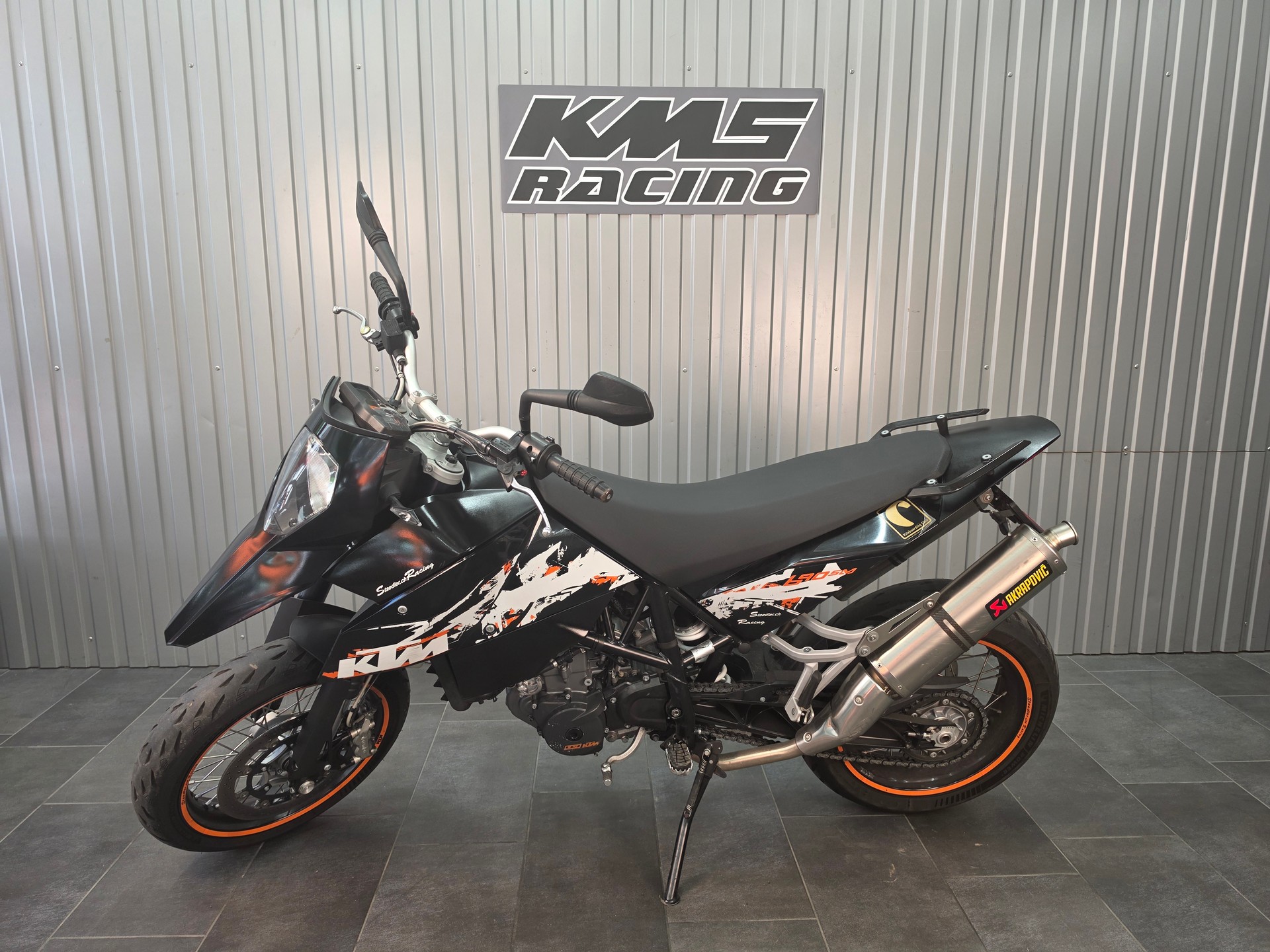 KTM 690 SM-showroom-element-3
