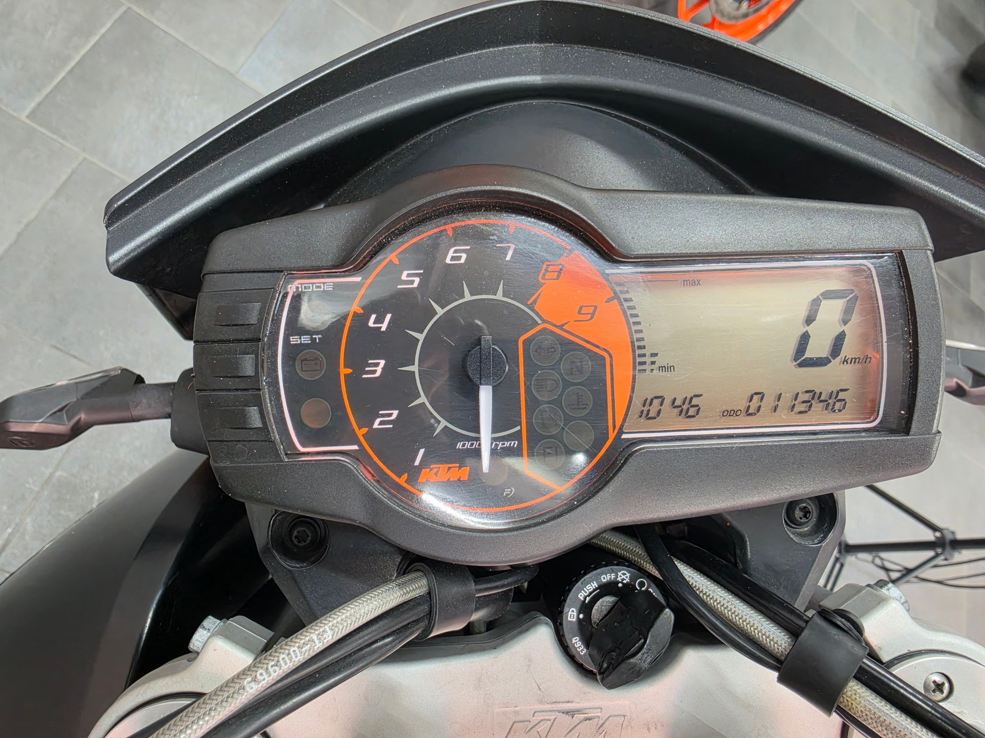 KTM 690 SM-showroom-element-2