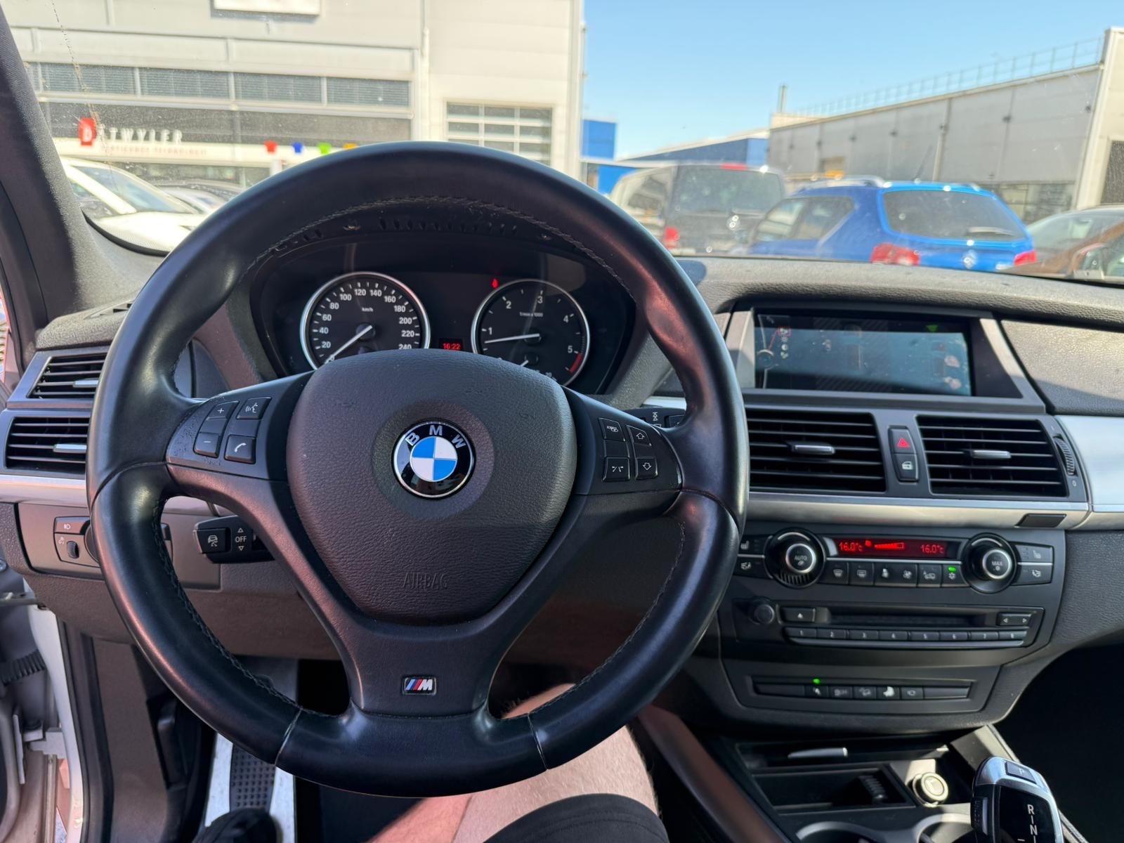 BMW X5 xDrive 40d Steptronic-image-16