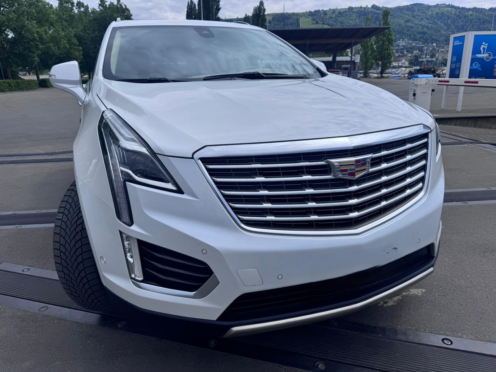 CADILLAC XT5 3.6 V6 Platinum AWD-showroom-element-1
