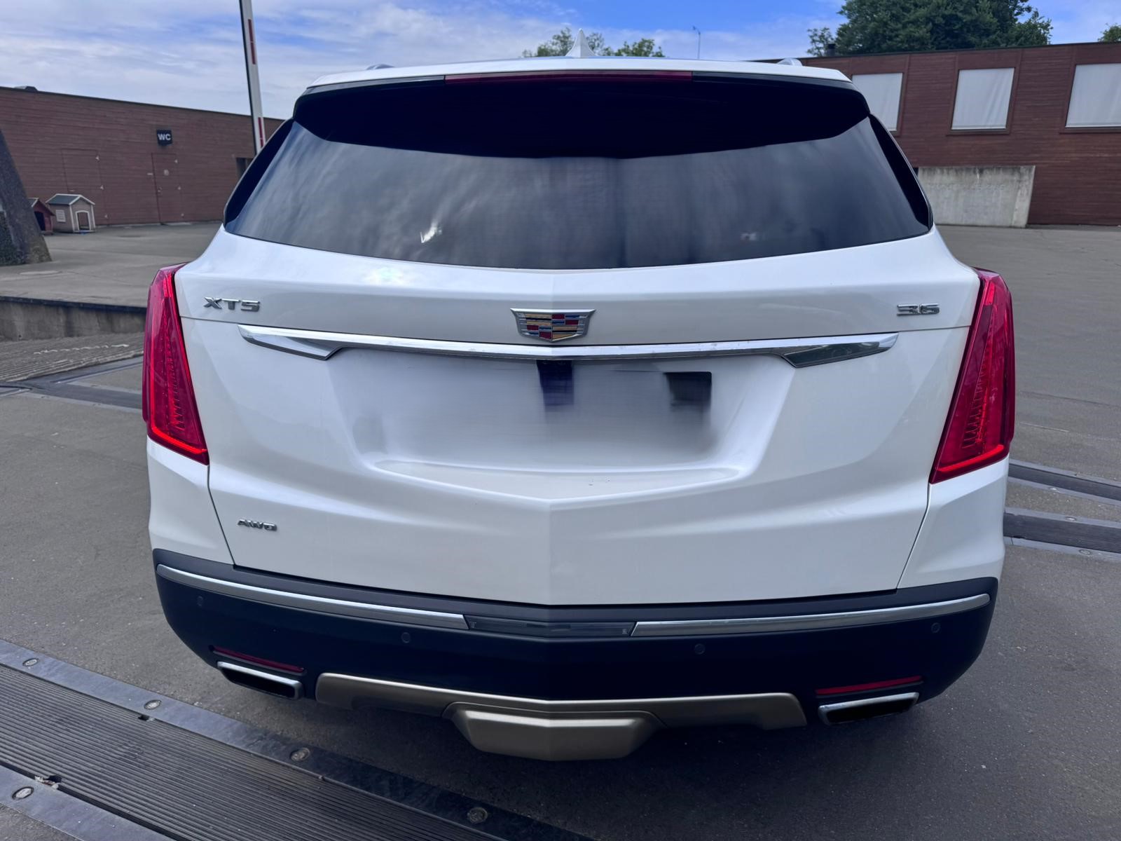 CADILLAC XT5 3.6 V6 Platinum AWD-showroom-element-3