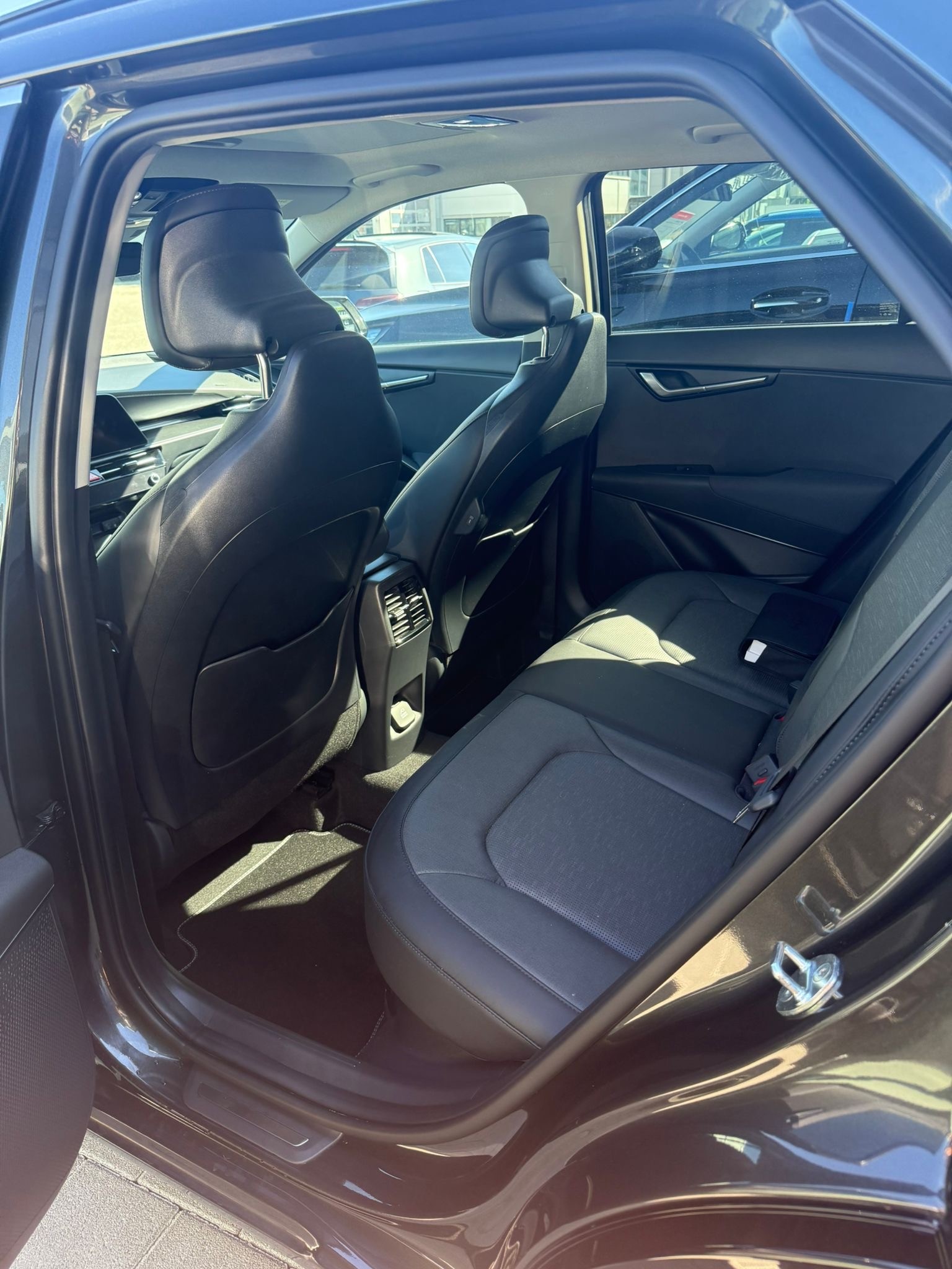 KIA Niro 1.6GDi Hybrid DCT Style-image-13
