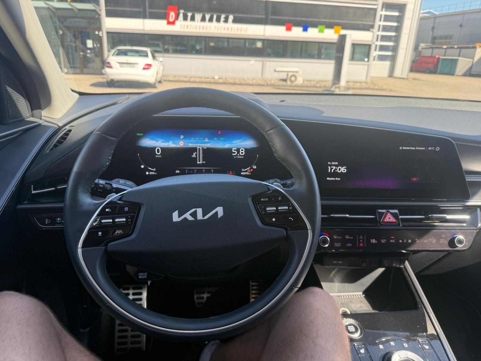 KIA Niro 1.6GDi Hybrid DCT Style-image-21