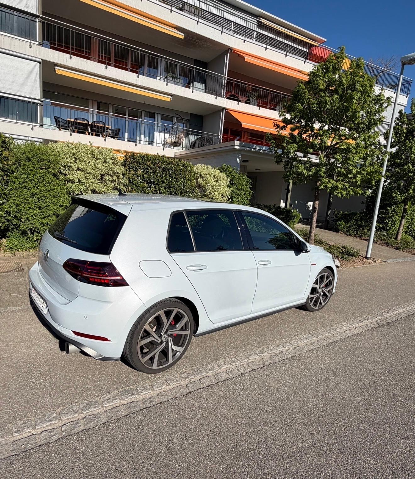 VW VW Golf 7 GTI 2.0 TSI-image-1