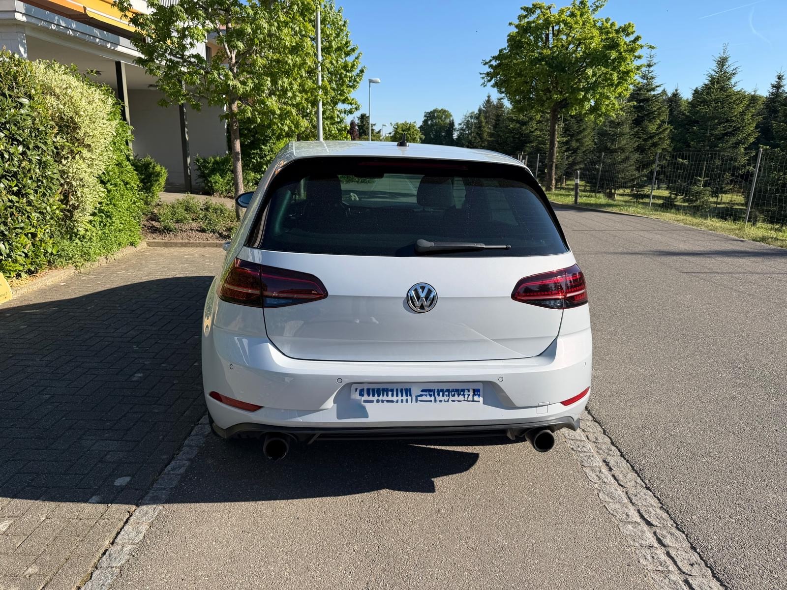 VW VW Golf 7 GTI 2.0 TSI-image-2