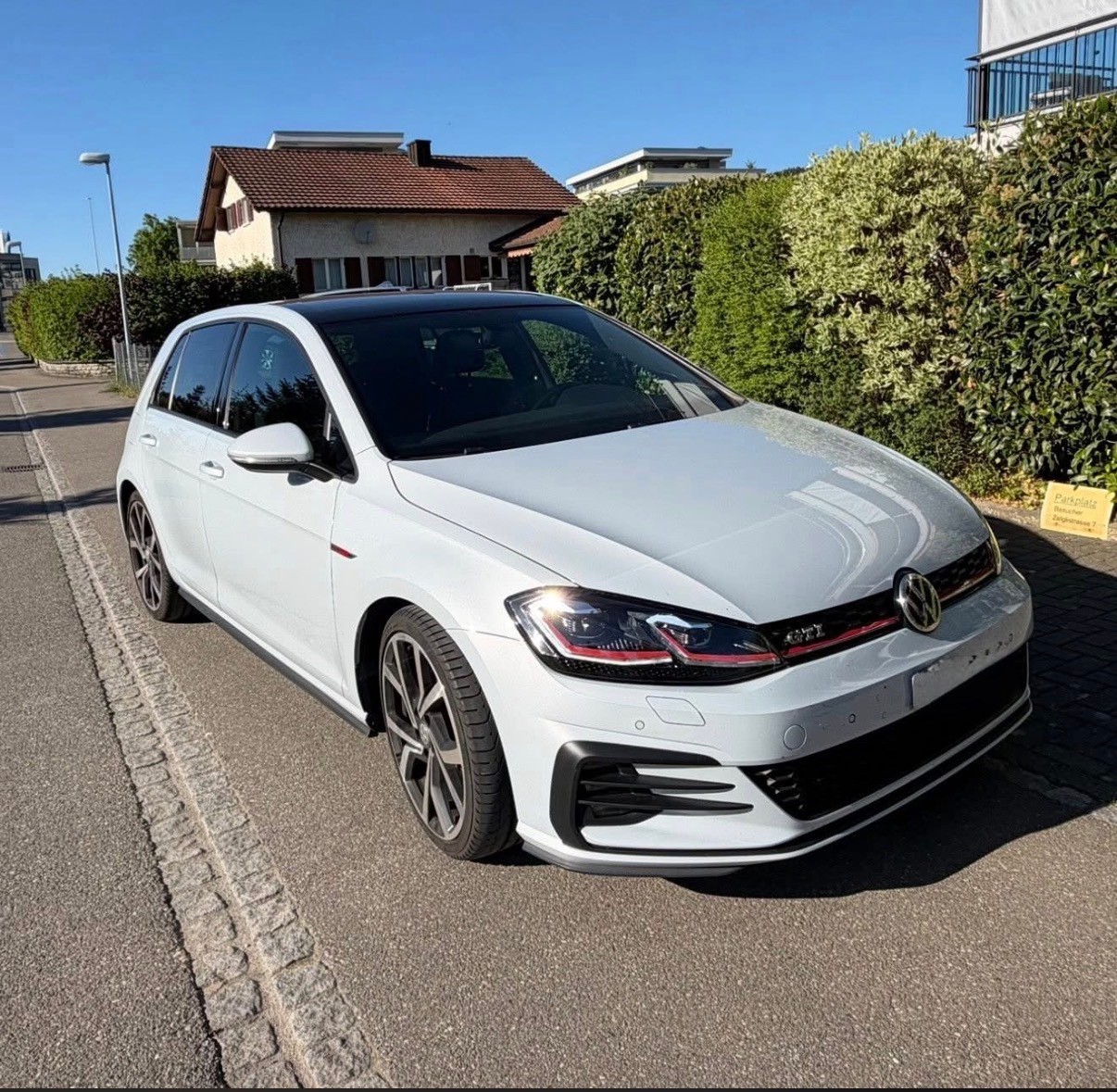 VW VW Golf 7 GTI 2.0 TSI-image-0