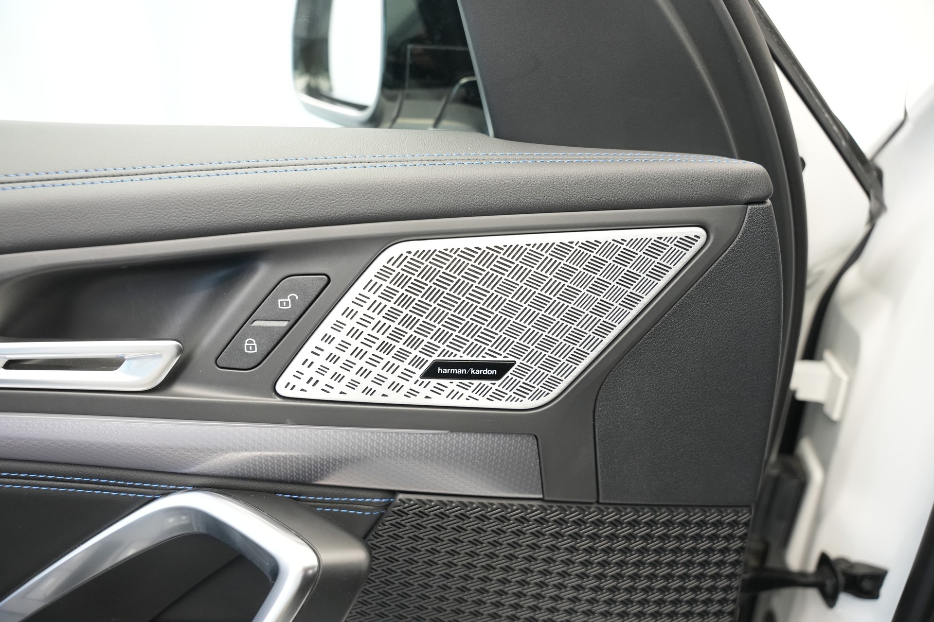 BMW X1 xDrive M35i *LED* *Komfortzugang*-image-16