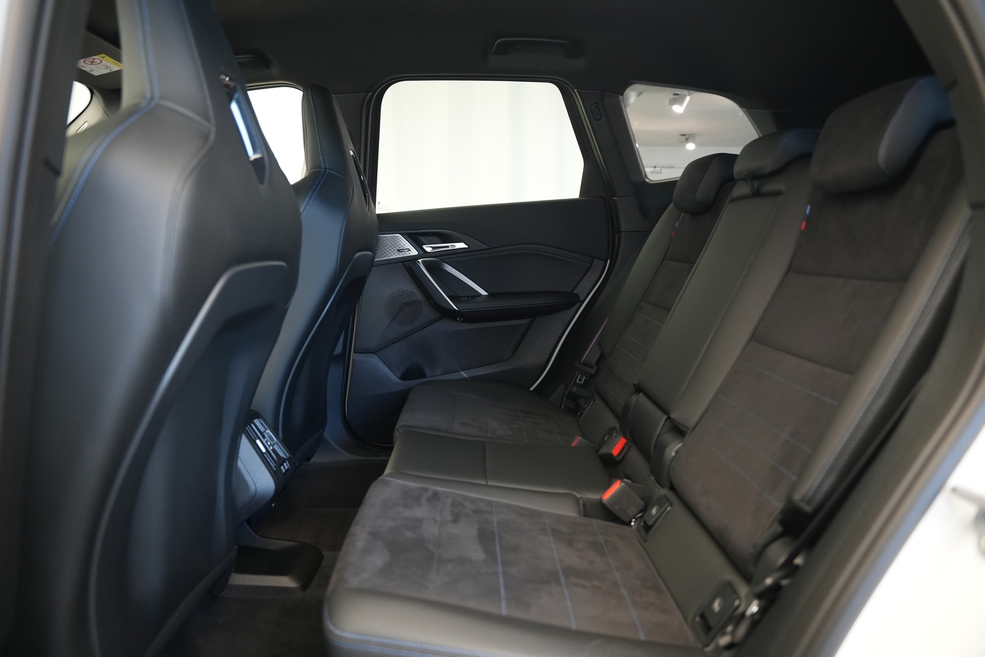 BMW X1 xDrive M35i *LED* *Komfortzugang*-image-15