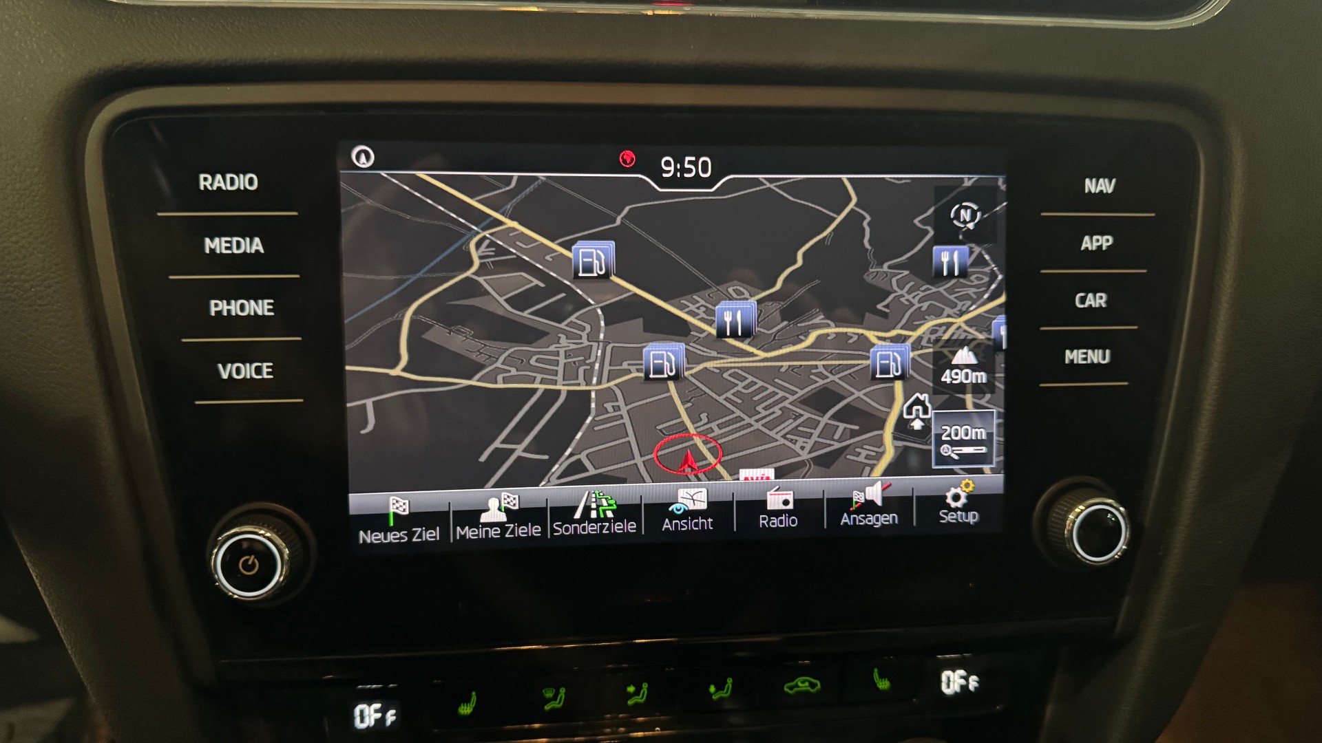 SKODA Octavia Combi 2.0 TDI Style DSG 4x4-image-10