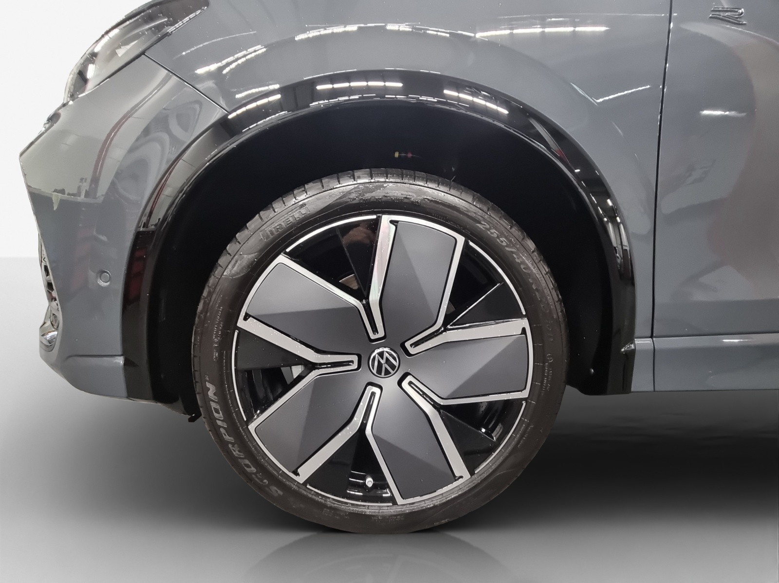 VW Tiguan 2.0 TDI SCR R-Line 4Motion DSG-image-13