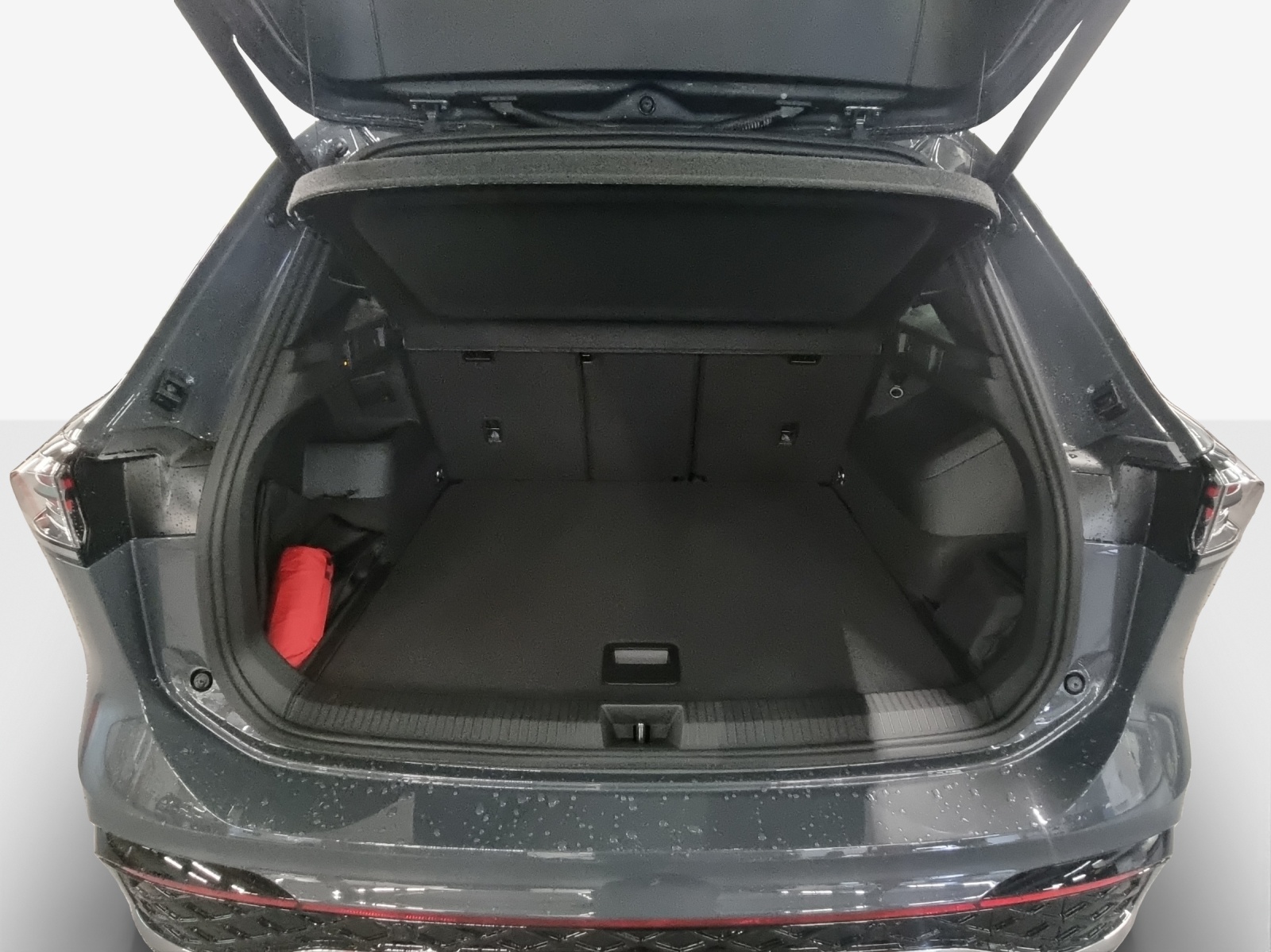 VW Tiguan 2.0 TDI SCR R-Line 4Motion DSG-image-12