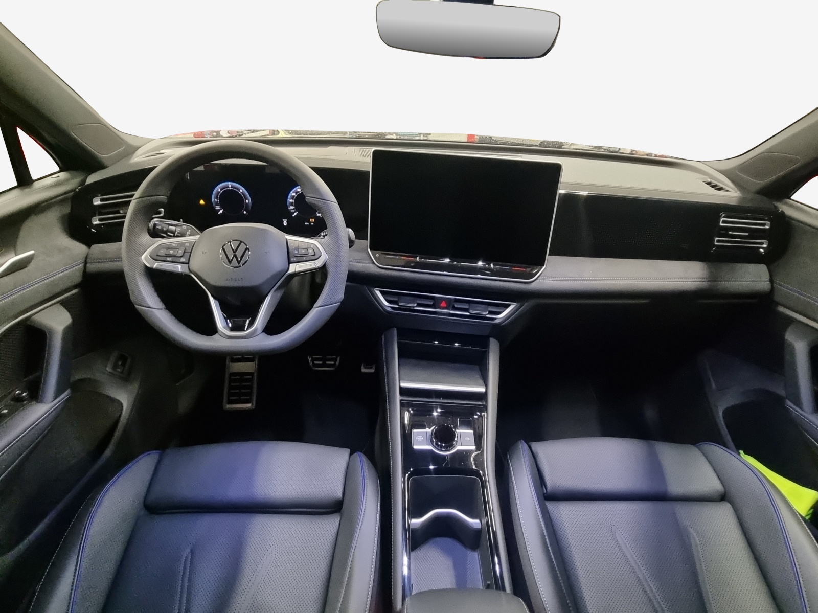 VW Tiguan 2.0 TDI SCR R-Line 4Motion DSG-image-8