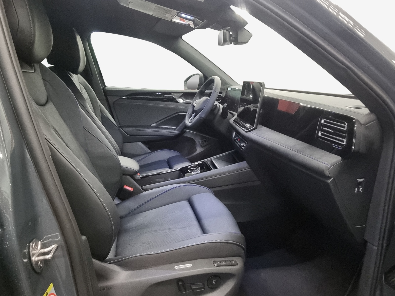 VW Tiguan 2.0 TDI SCR R-Line 4Motion DSG-image-15