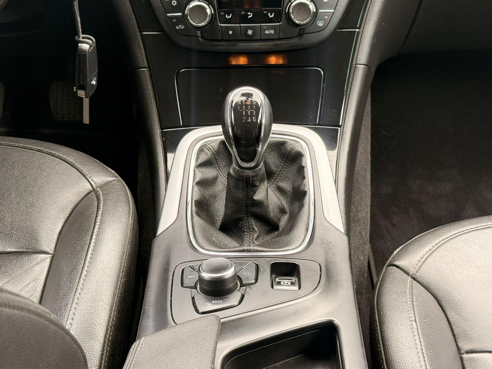 OPEL Insignia 2.0 CDTI Edition Automatic-image-22