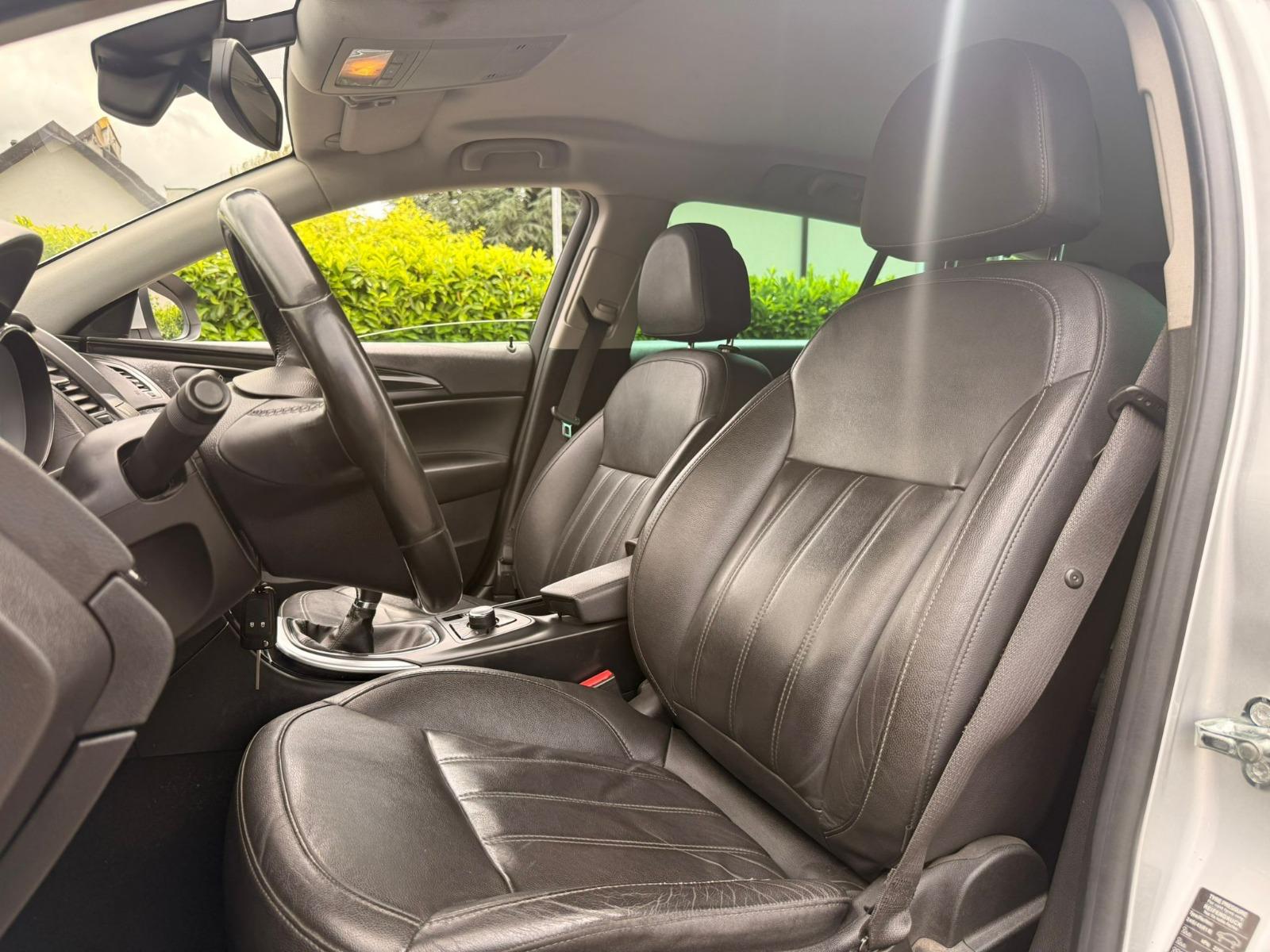 OPEL Insignia 2.0 CDTI Edition Automatic-image-13