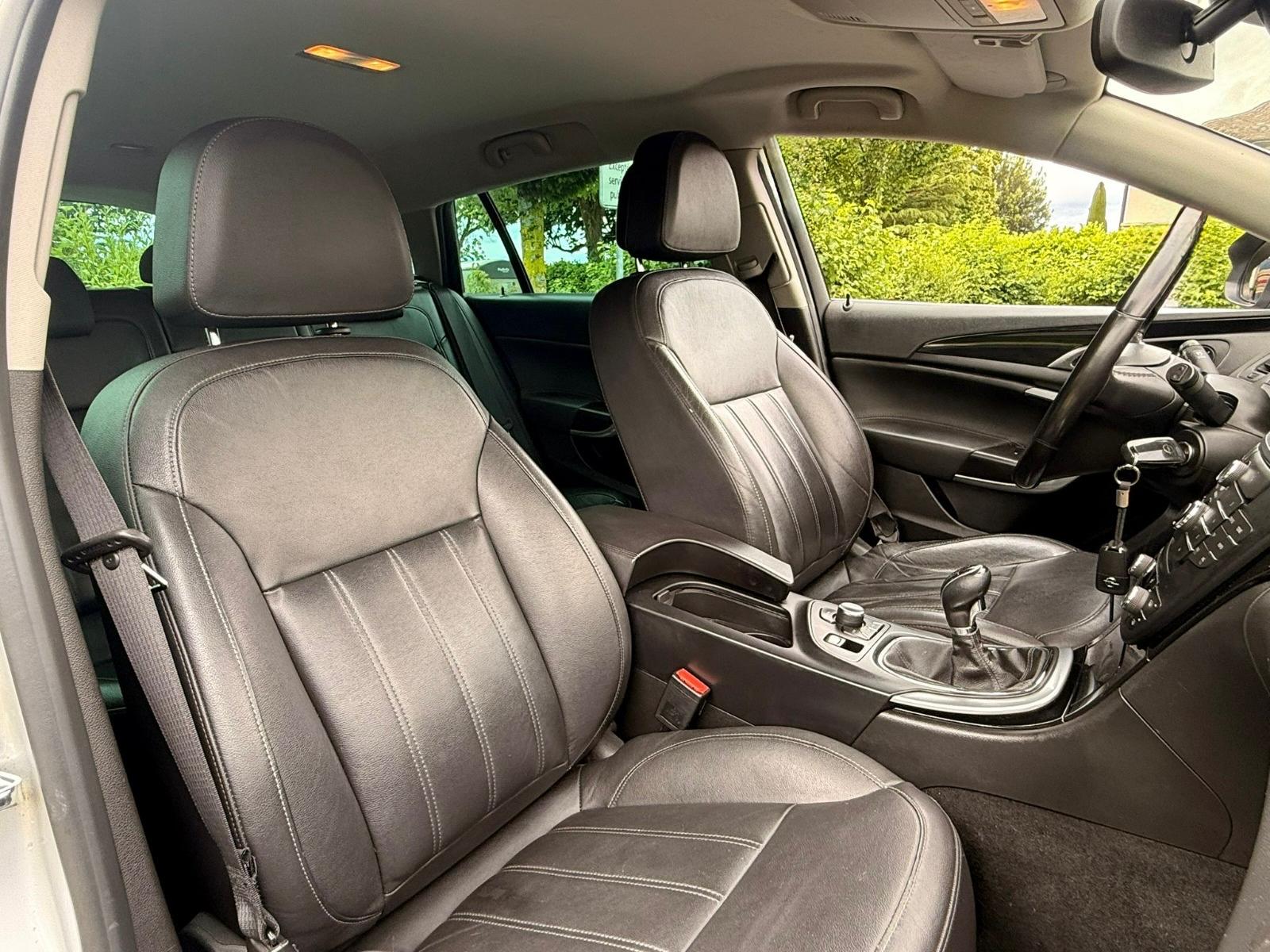 OPEL Insignia 2.0 CDTI Edition Automatic-image-15