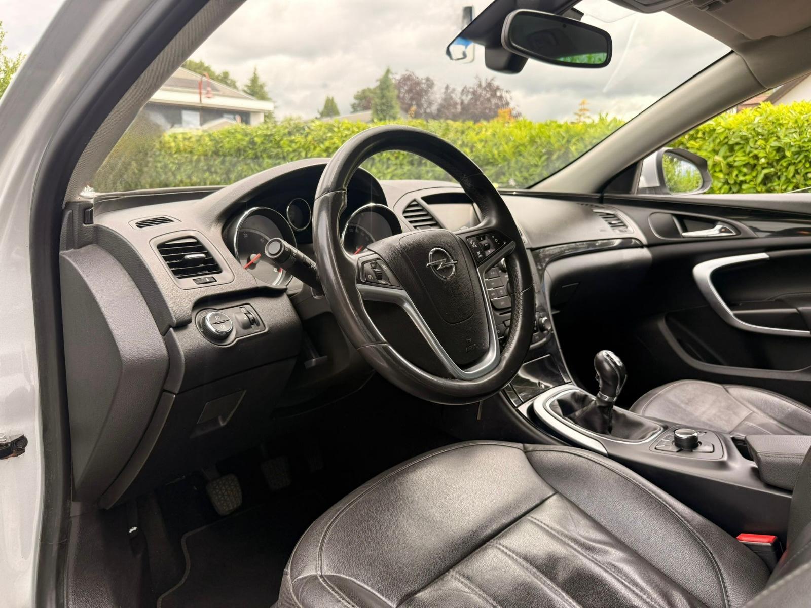 OPEL Insignia 2.0 CDTI Edition Automatic-image-9