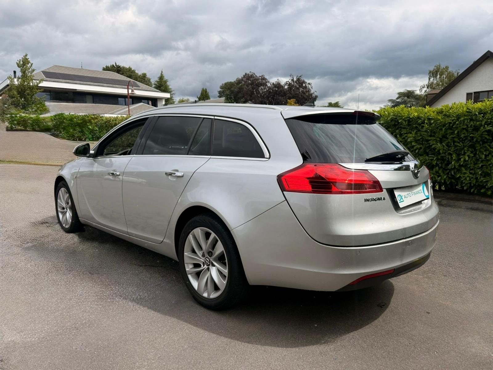 OPEL Insignia 2.0 CDTI Edition Automatic-image-3