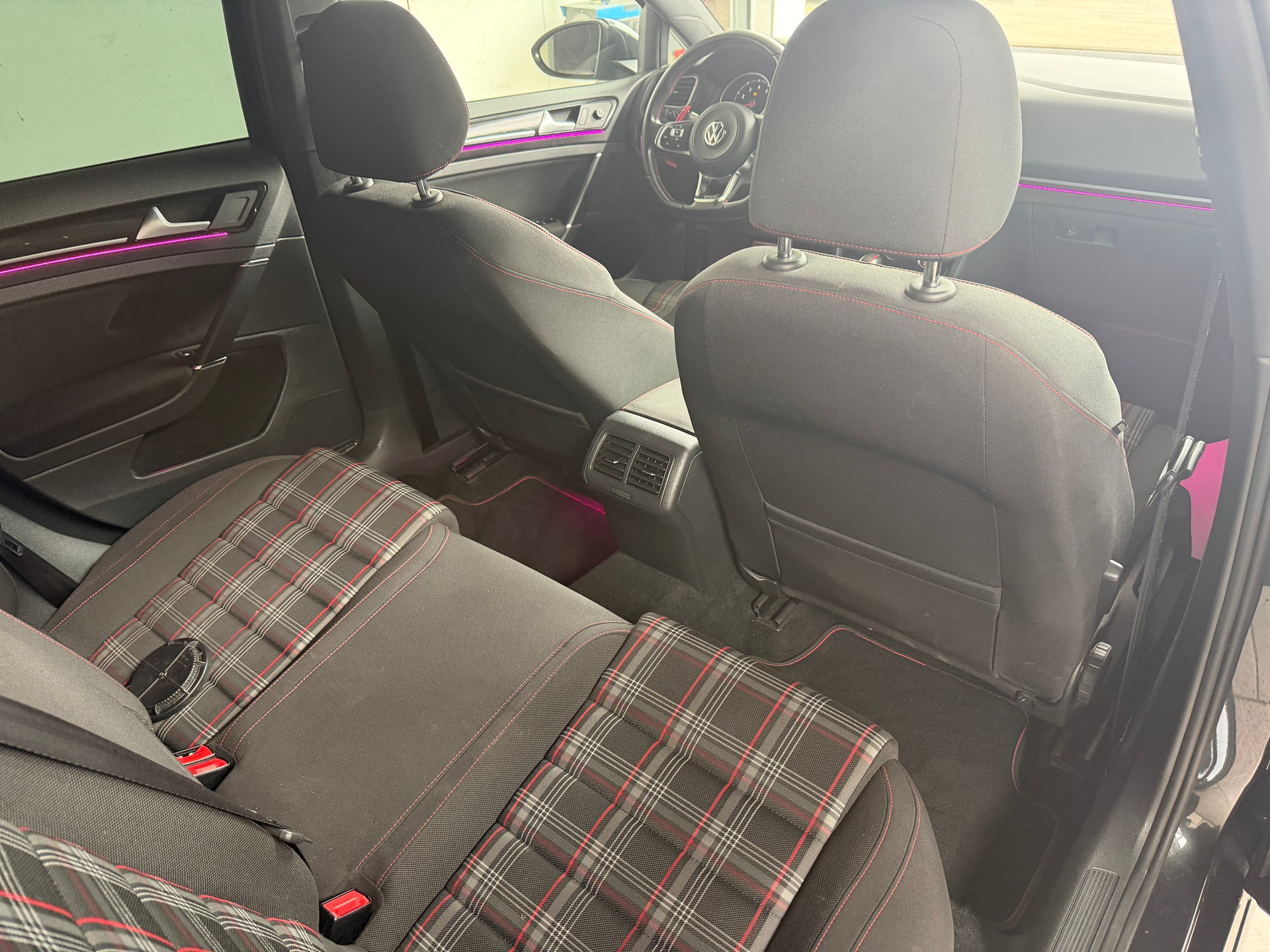 VW Golf 2.0 TSI GTI Performance-image-3
