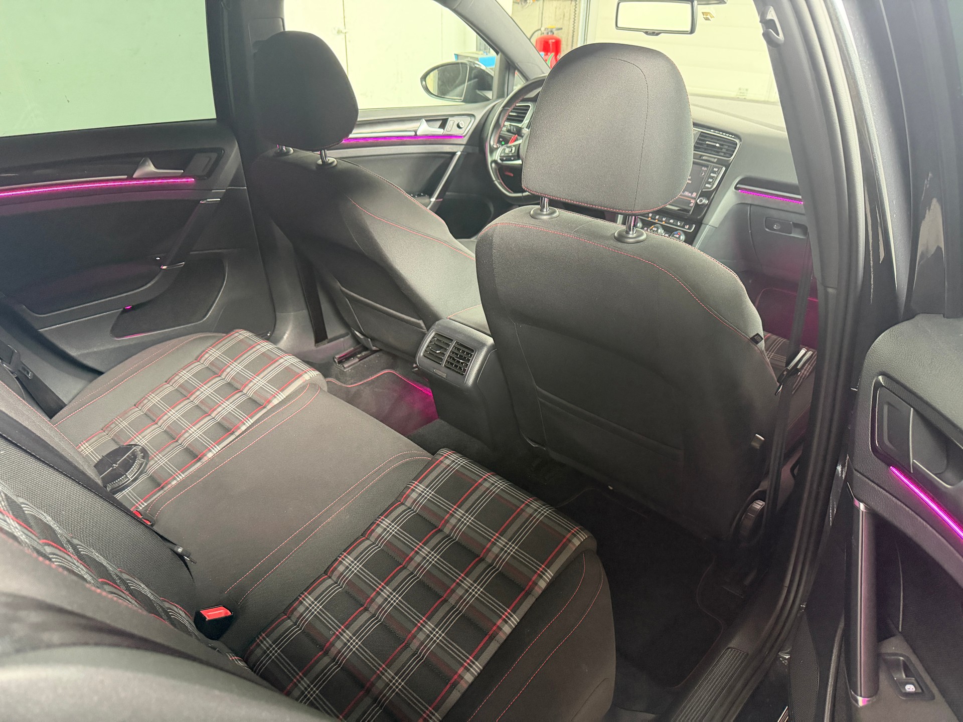 VW Golf 2.0 TSI GTI Performance-image-11