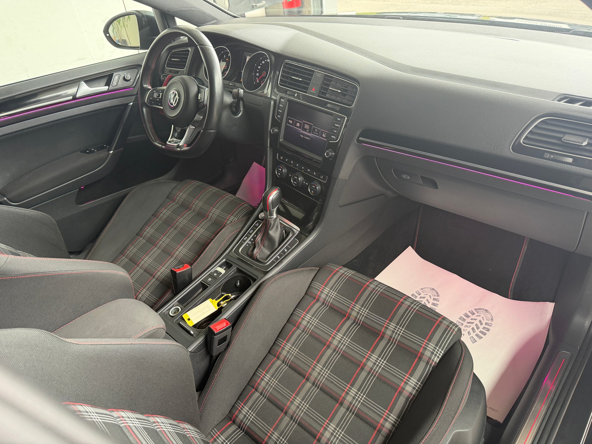 VW Golf 2.0 TSI GTI Performance-image-4