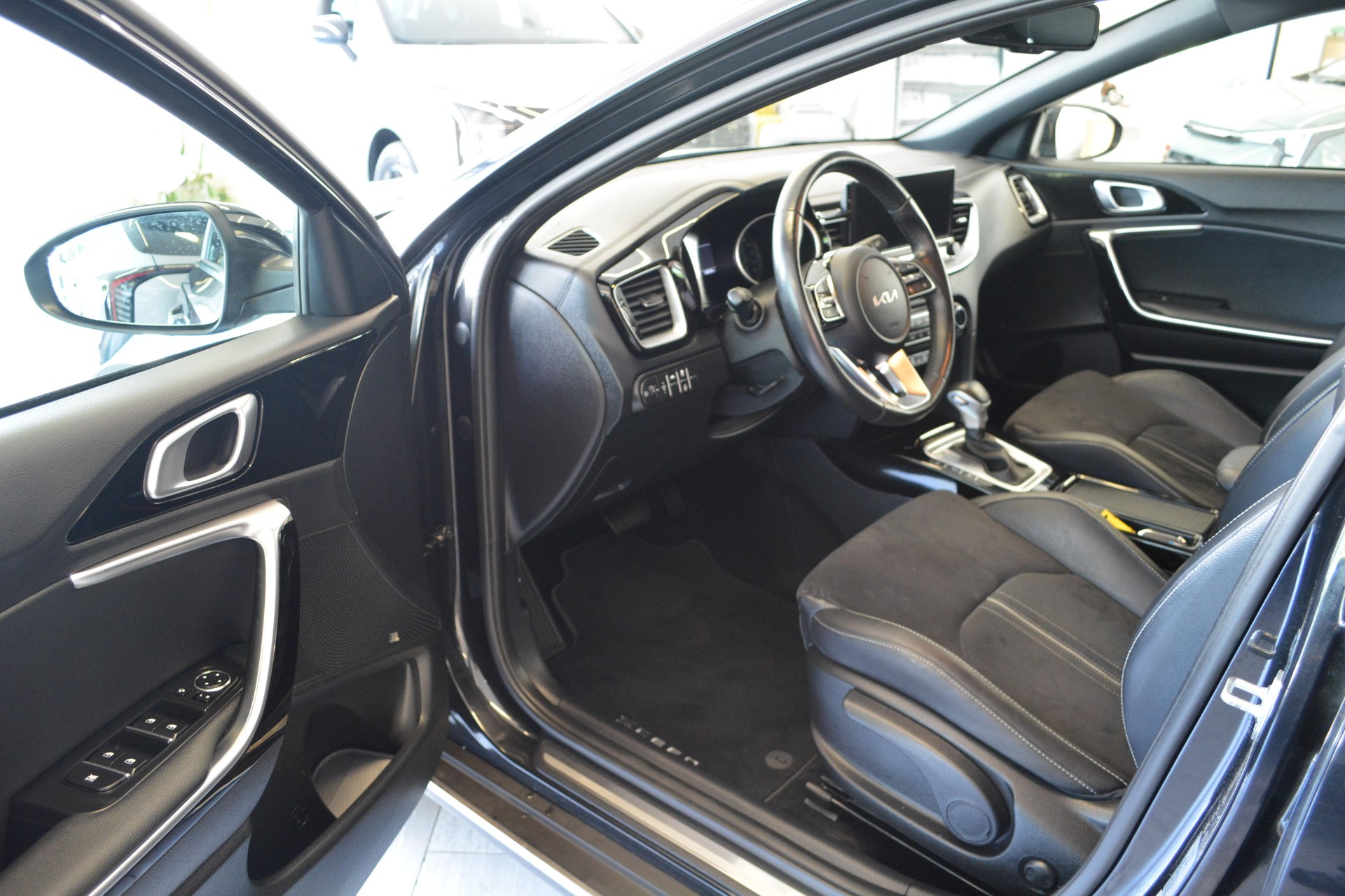 KIA XCeed 1.5 T-GDi Power Edition-image-6