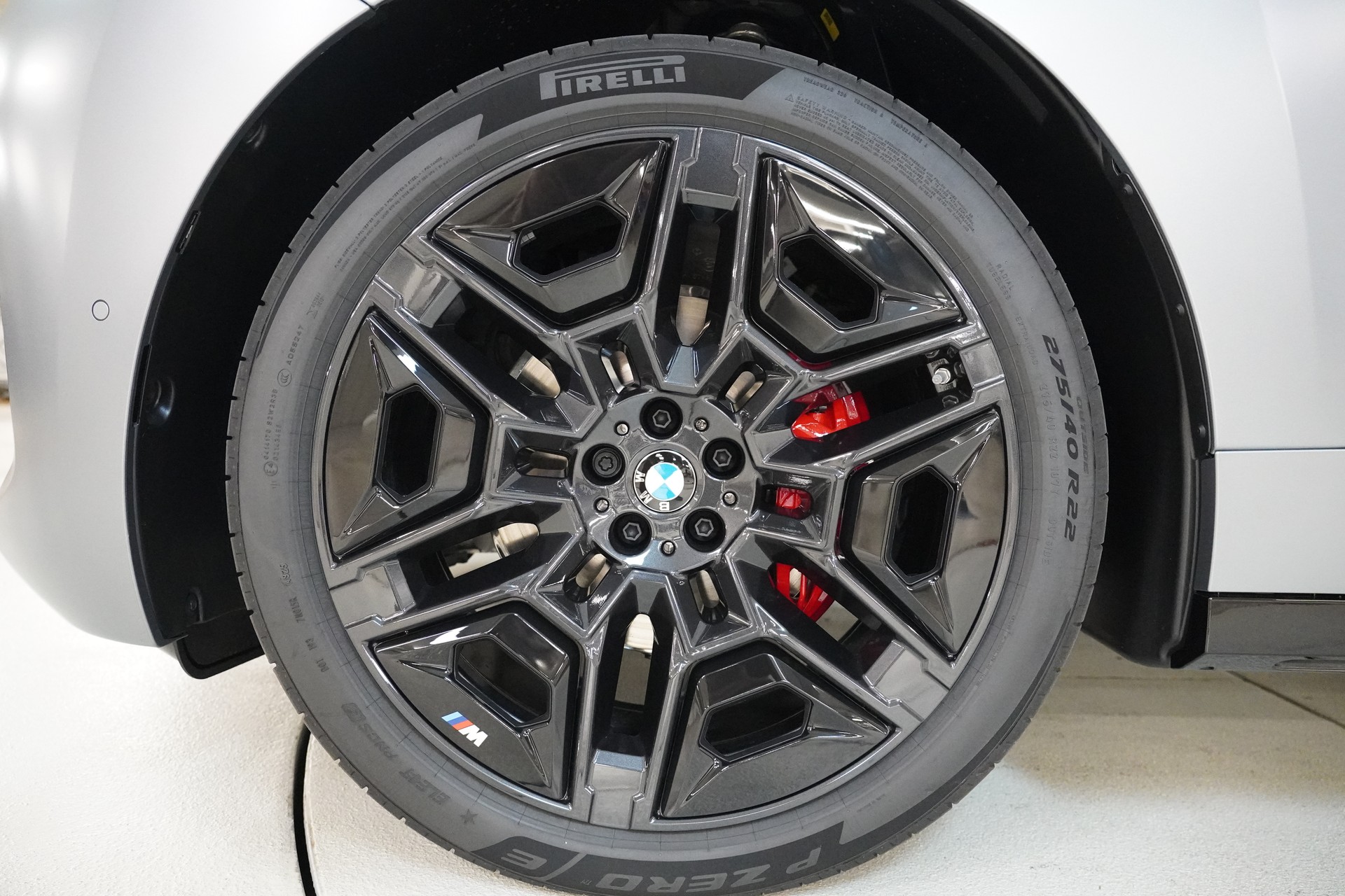 BMW iX M70 xDrive-image-9
