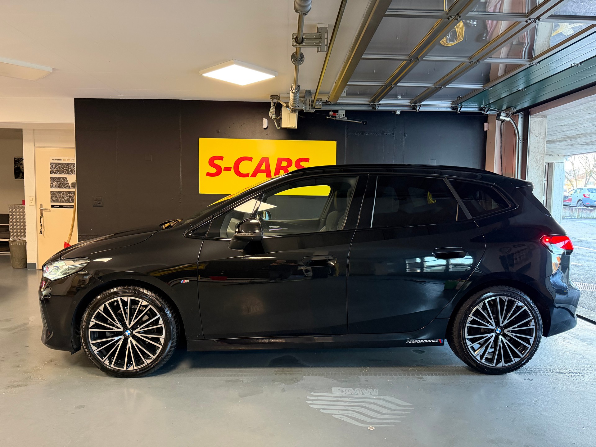 BMW 220i Active Tourer M Sport DKG-image-16