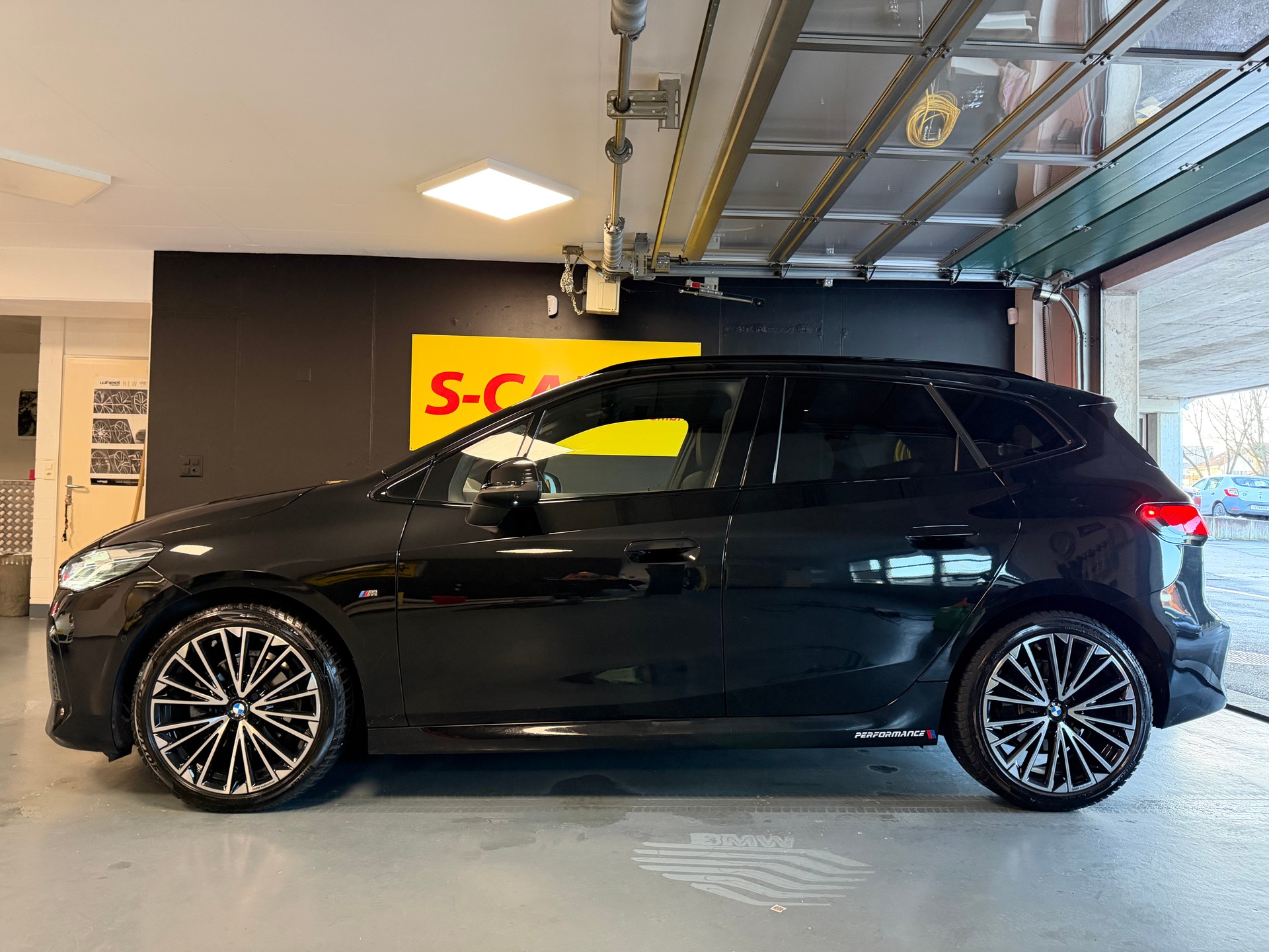 BMW 220i Active Tourer M Sport DKG-image-17