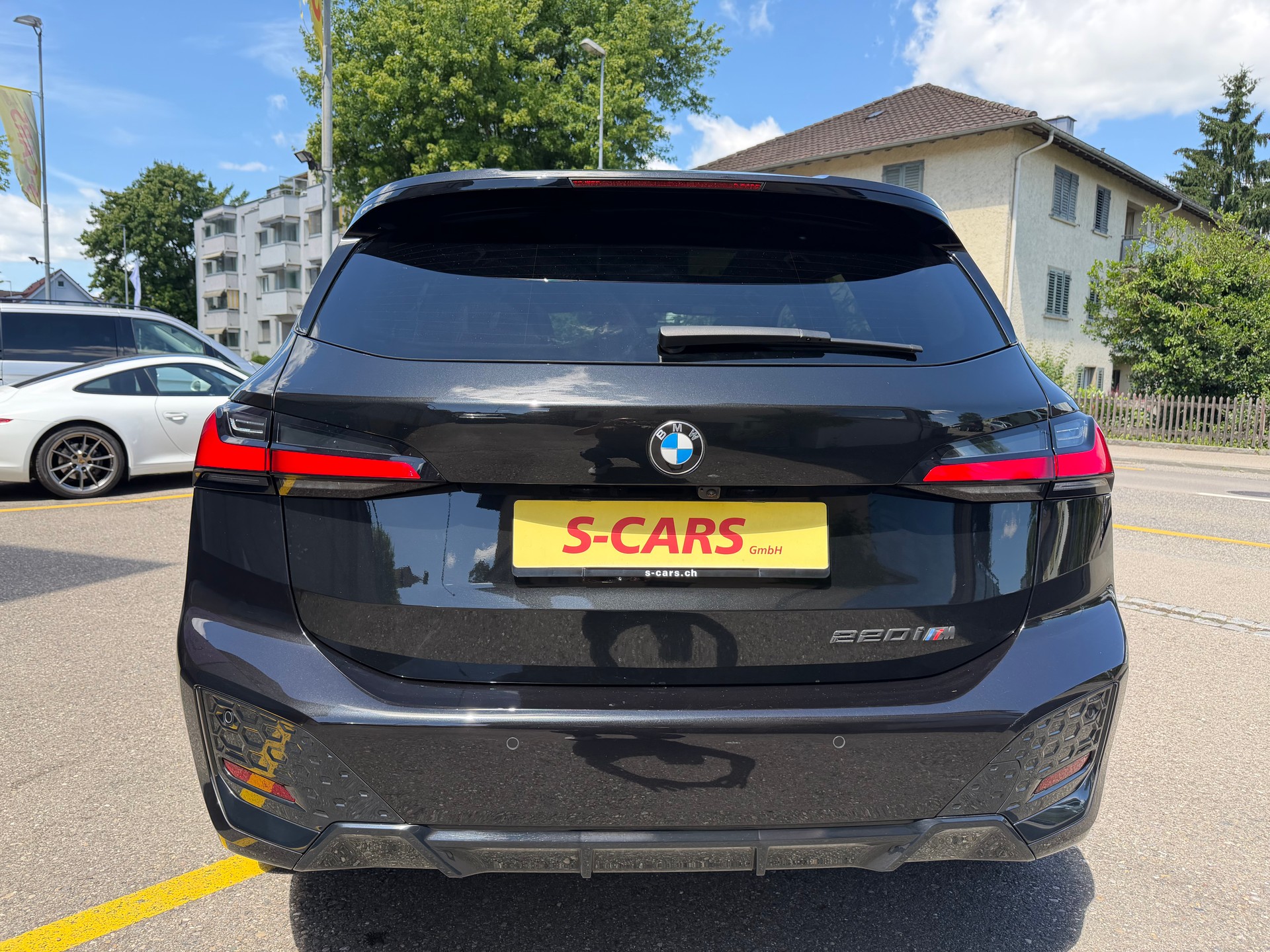 BMW 220i Active Tourer M Sport DKG-image-23