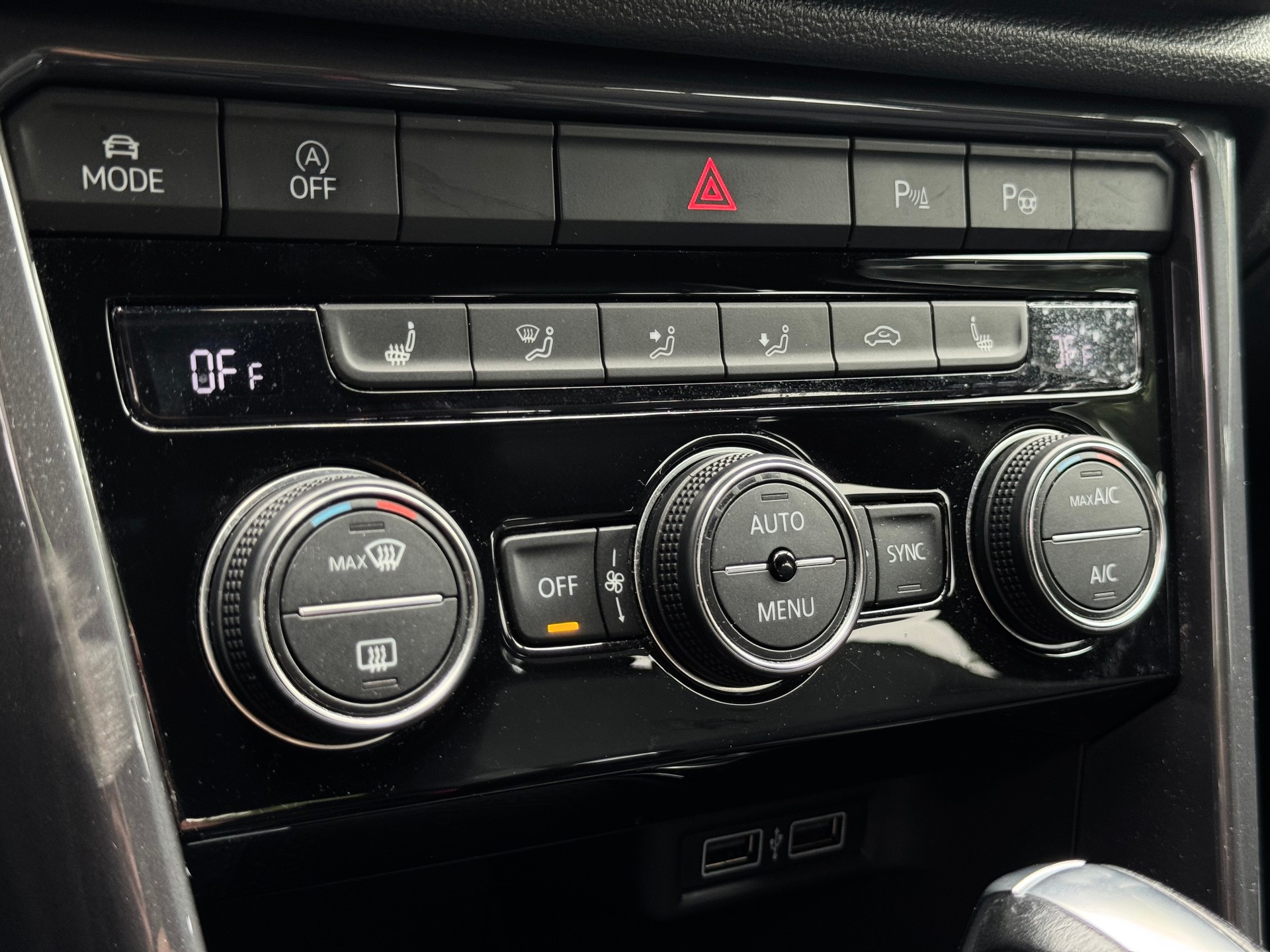 VW T-Roc 1.5 TSI EVO Sport DSG-image-16