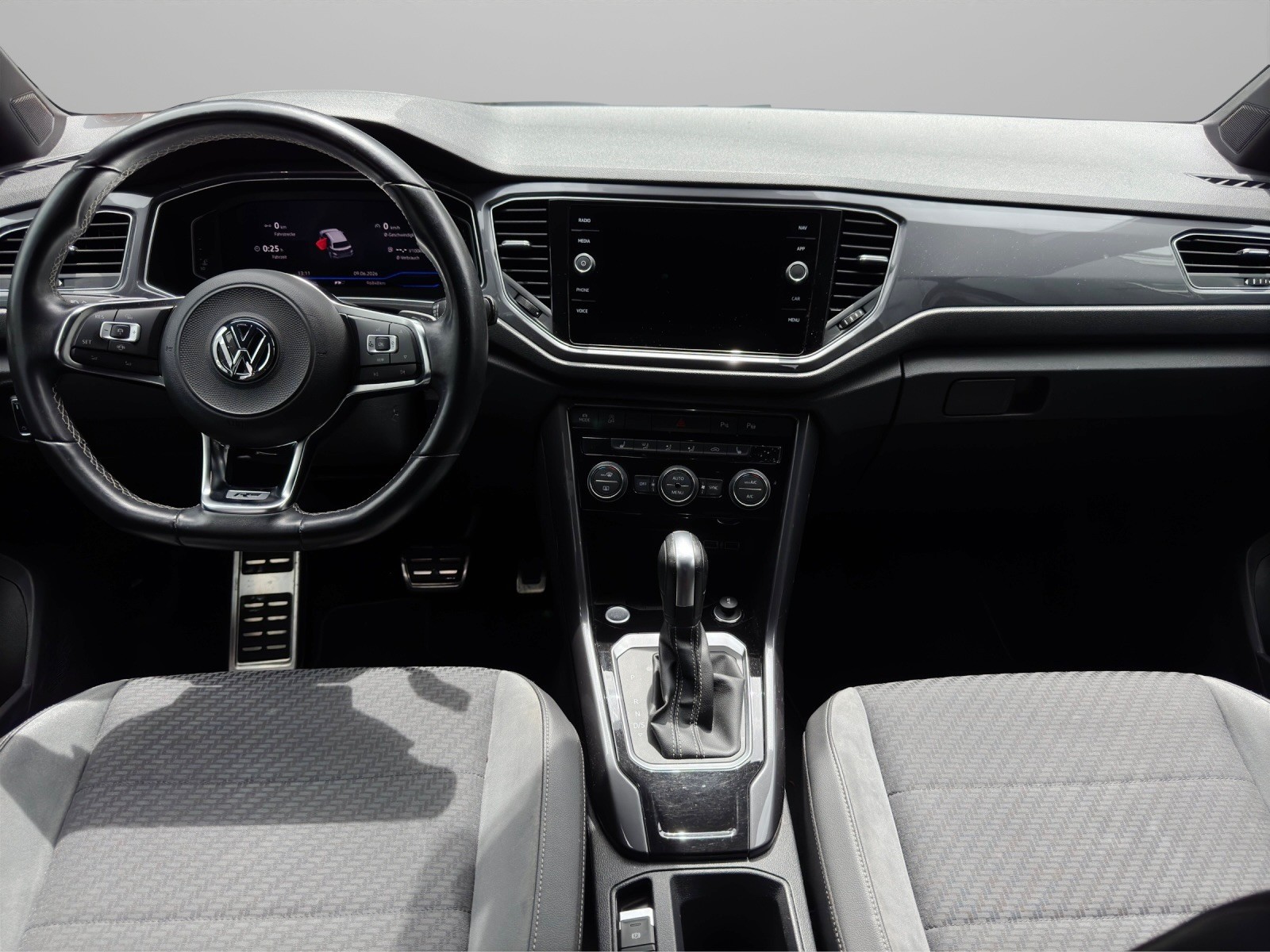 VW T-Roc 1.5 TSI EVO Sport DSG-image-8
