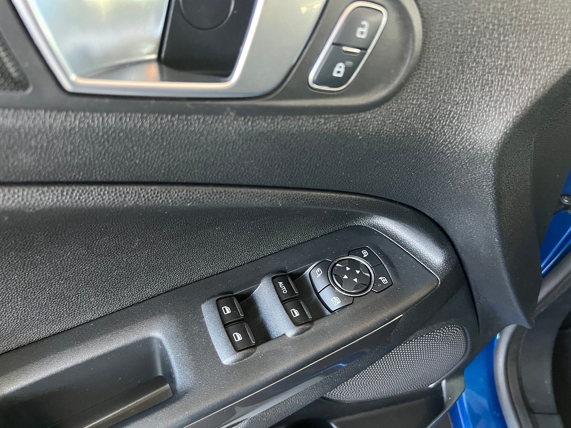 FORD EcoSport 1.0 SCTi Trend-image-11
